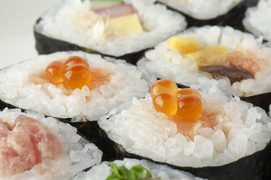 sushi-rolls-2110486_1920.jpg