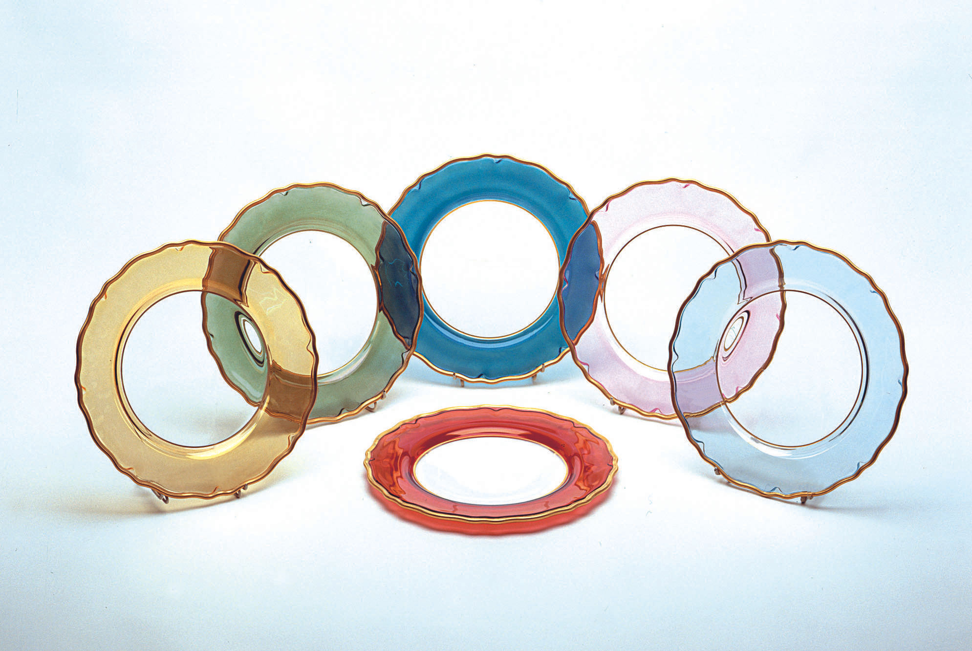Set of 6 plates in amber, light blue, blue, pink, red and green