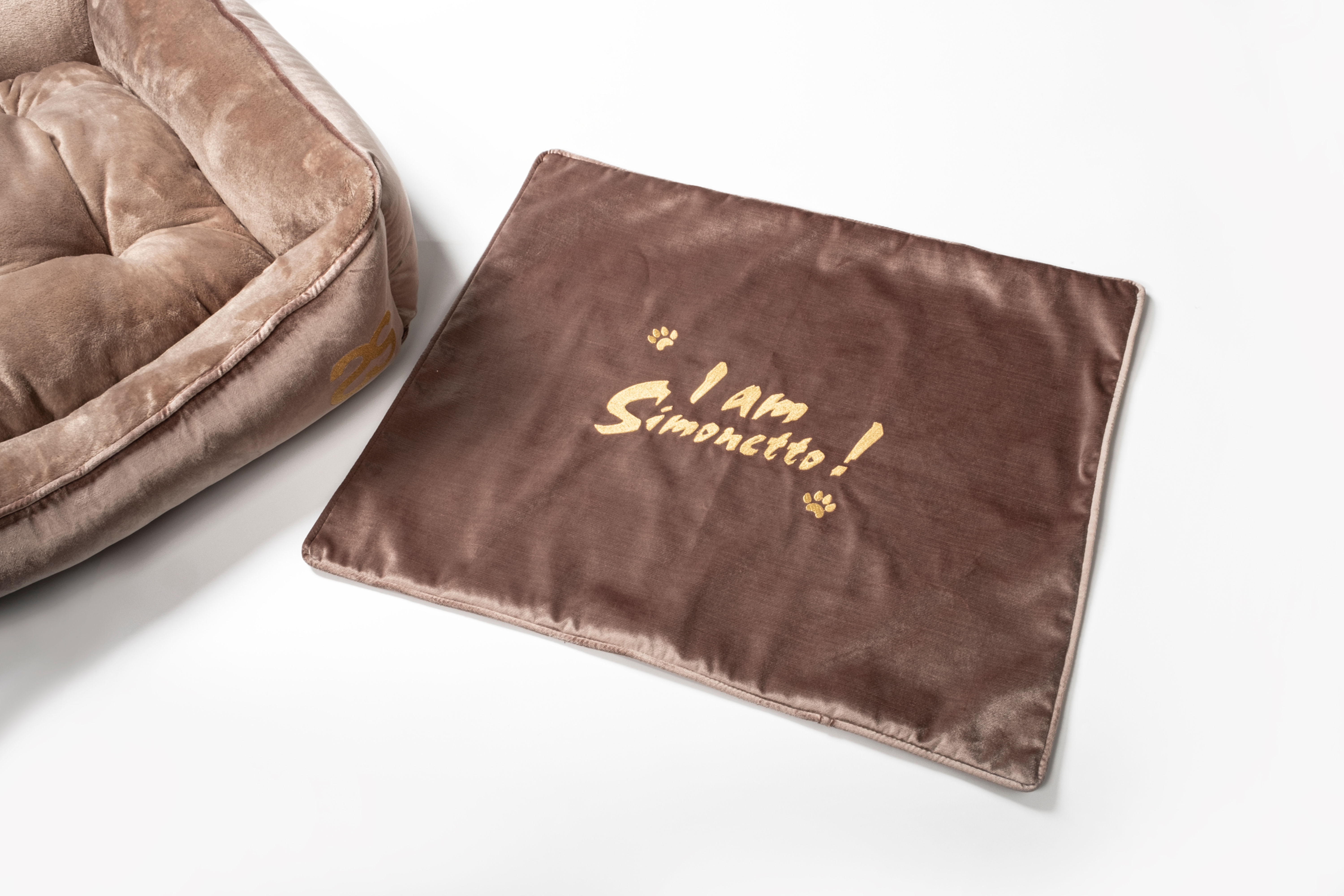 Dog luxury placemat - velvet  - golden embroidery