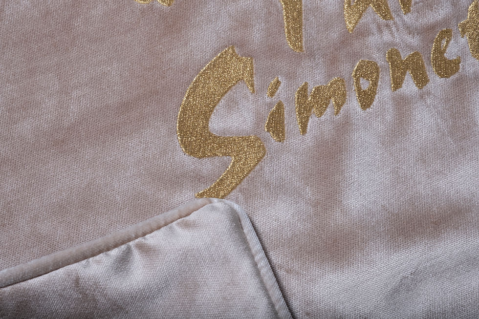 Thumbnail: Hondenbed - luxury velvet - golden embroidery