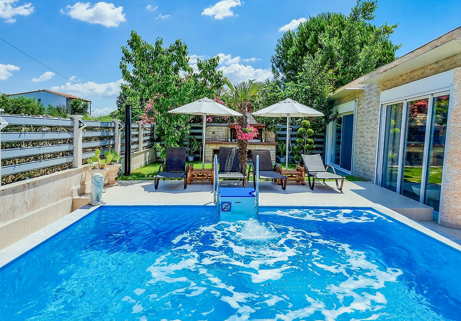Villa APOLLON Garden - Pool.jpg