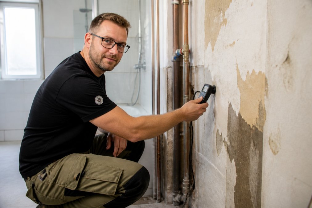 Hulp bij waterschade: stappenplan en verzekering
