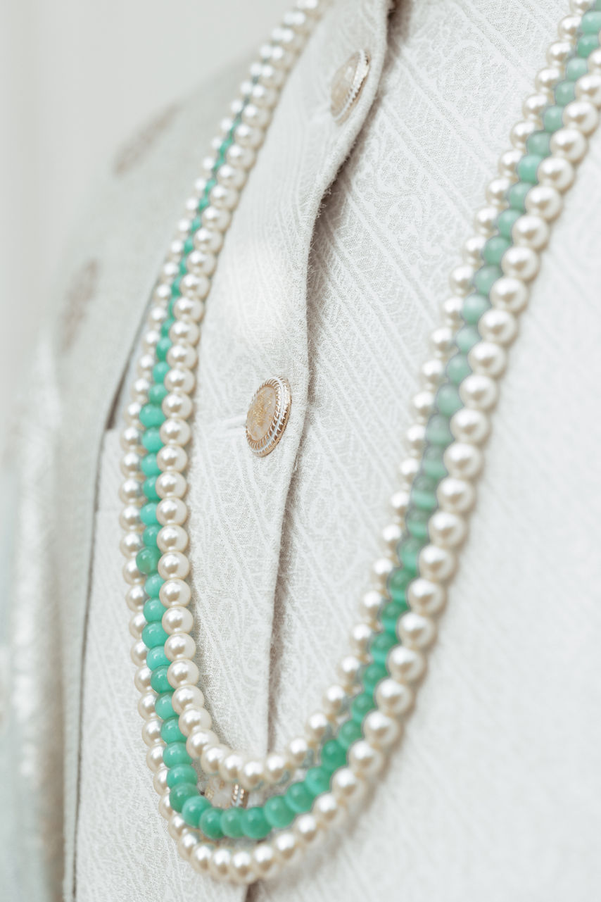 Pearl necklace with jade and white perals