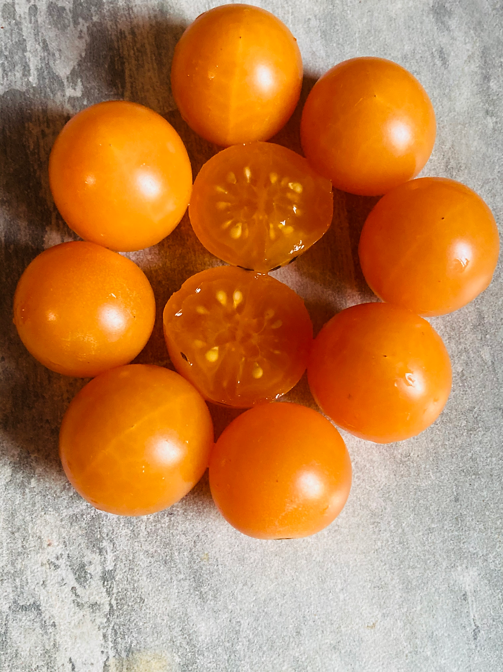 Graines de tomate Medovaya Kaplya - Tomate cerise jaune dorée  productive - Semences reproductibles - Les jardins de Valou