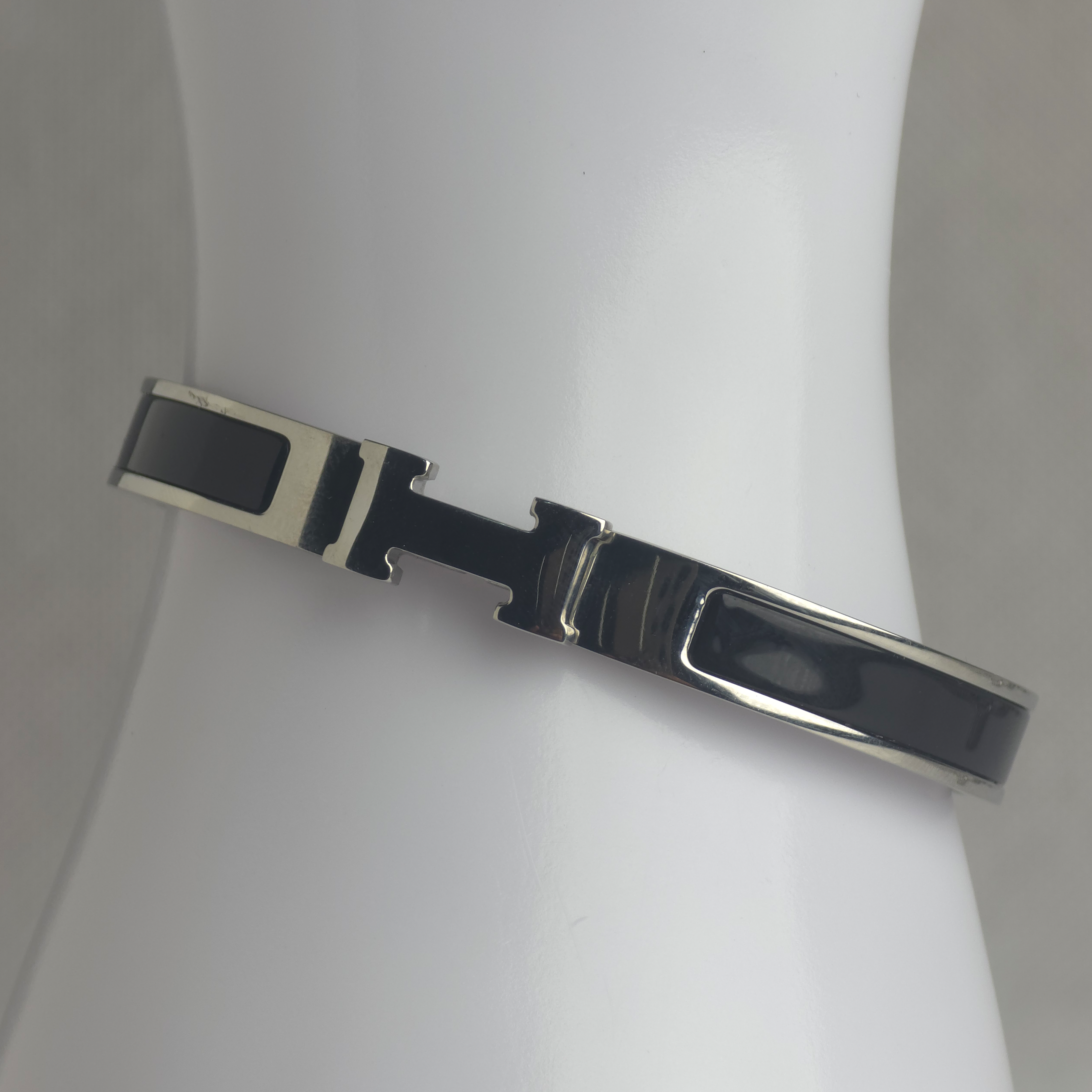 H Silver Black Bangle Thin