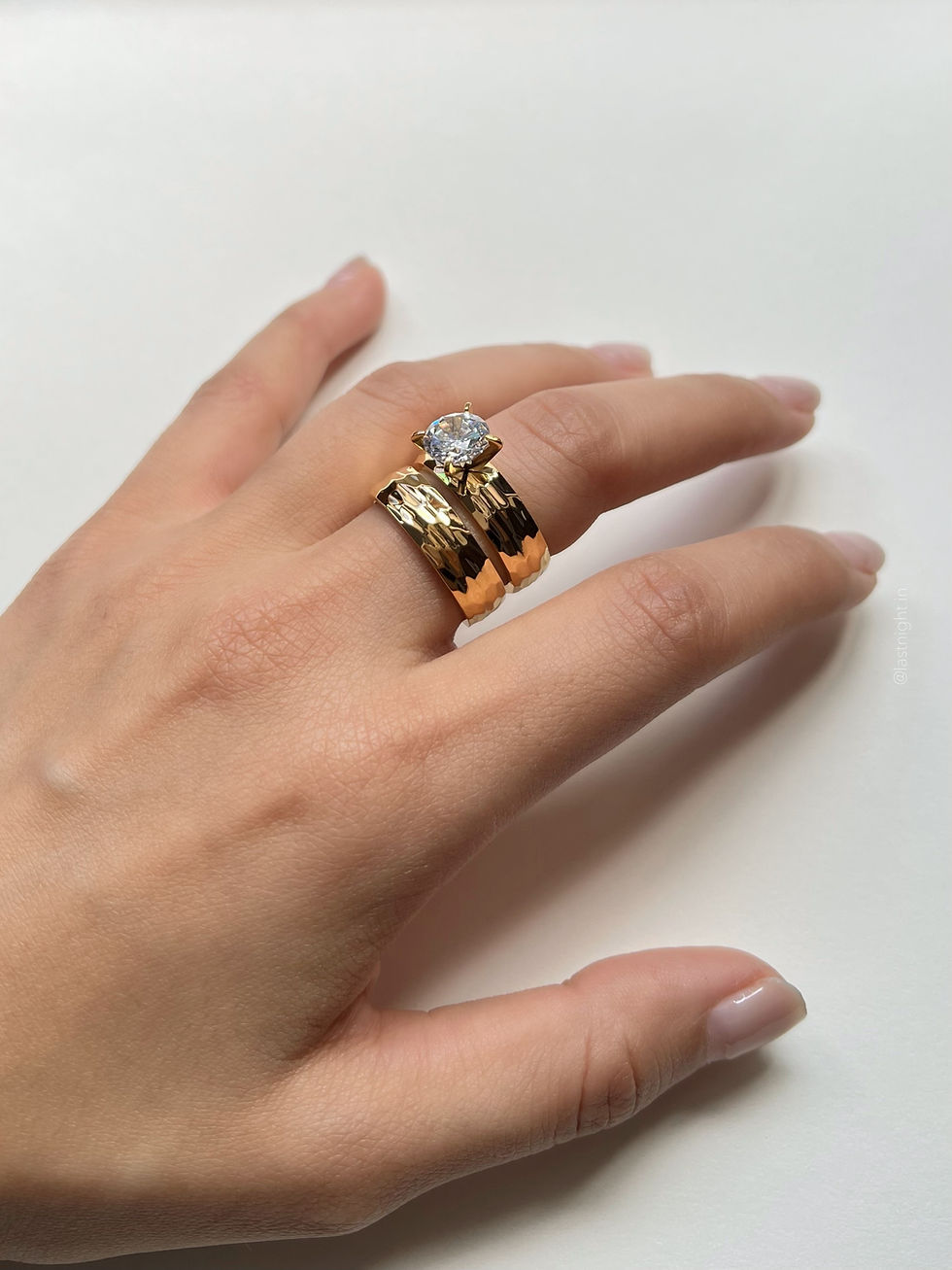 Thumbnail: Hammered Gold Rings (Set of 2)