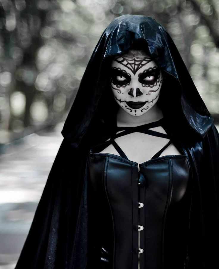Thumbnail: White Witch Sclera Contacts