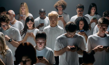 Depresión digital y masas solitarias