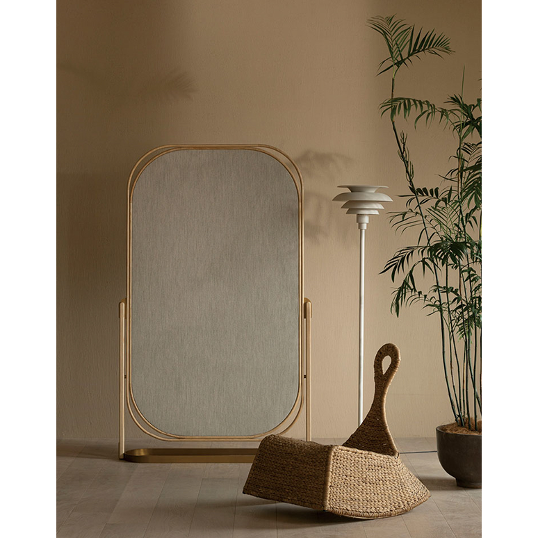 Thumbnail: Looming Screen