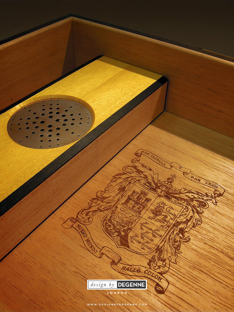 COLUMBUS - Cigar humidor