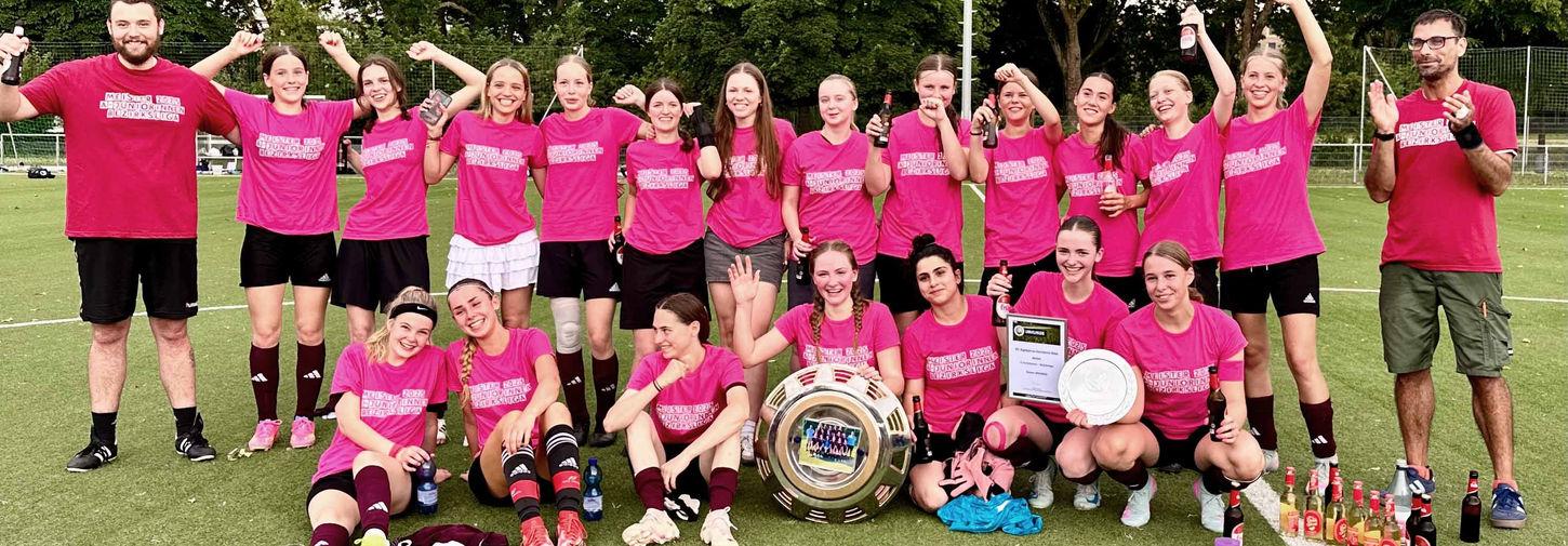 C-Juniorinnen SV Agrippina Köln Zweikampf beim Spiel