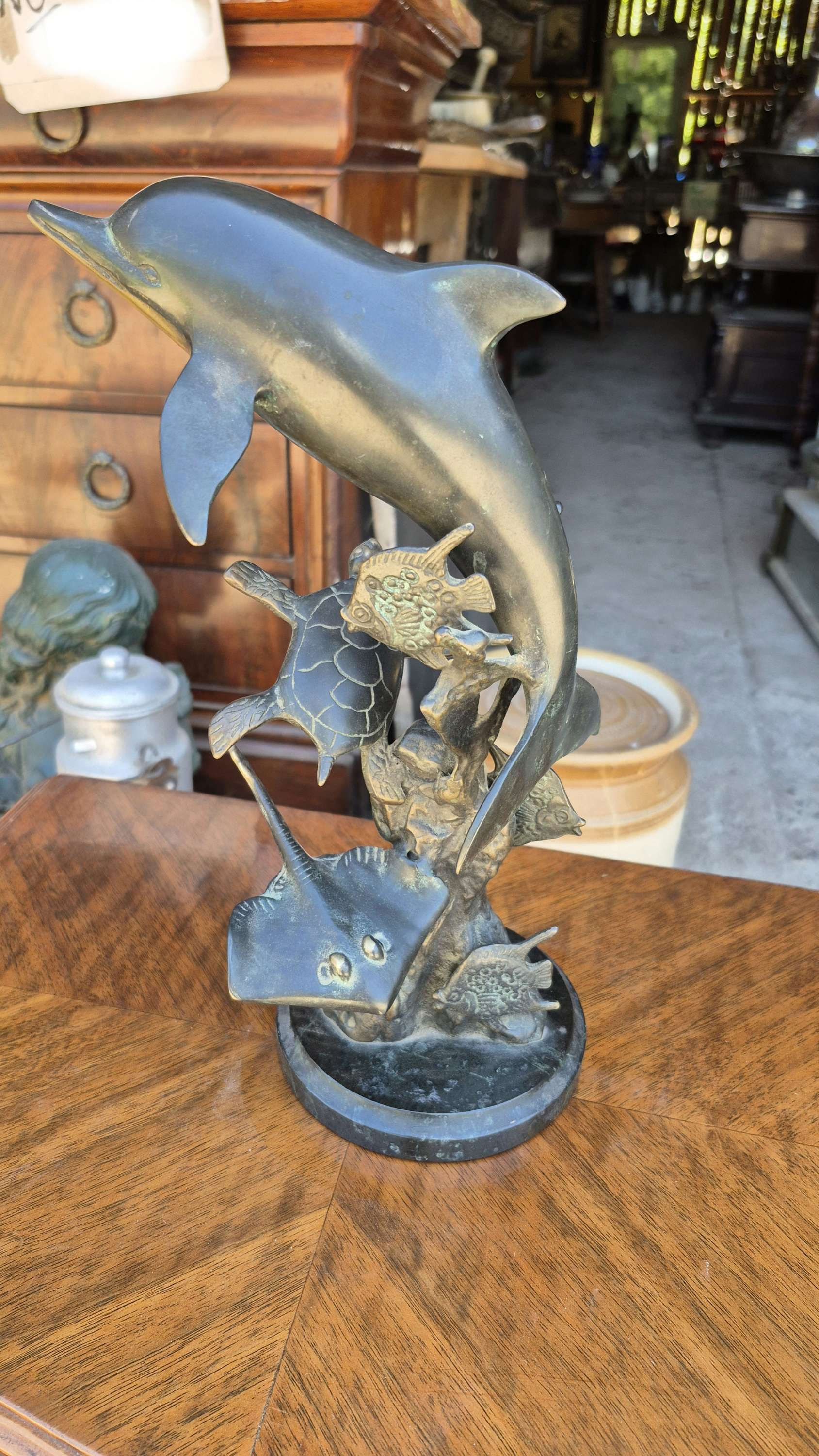 Estatua Delfín de Bronce