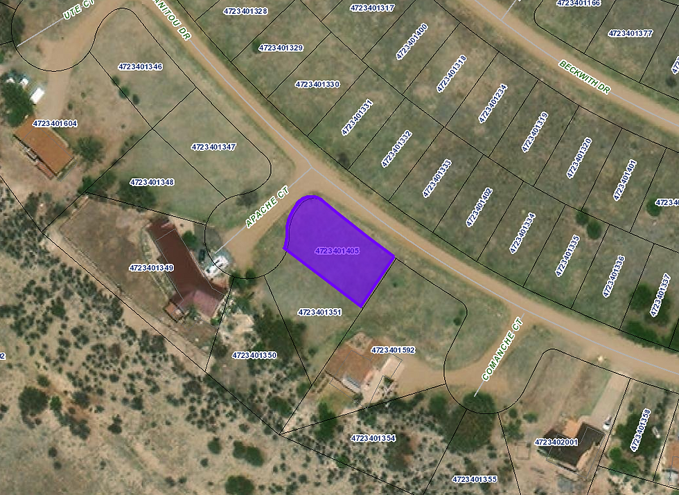 Close to Lake Mixed Residential/Multi Units Corner Lot with All utilities