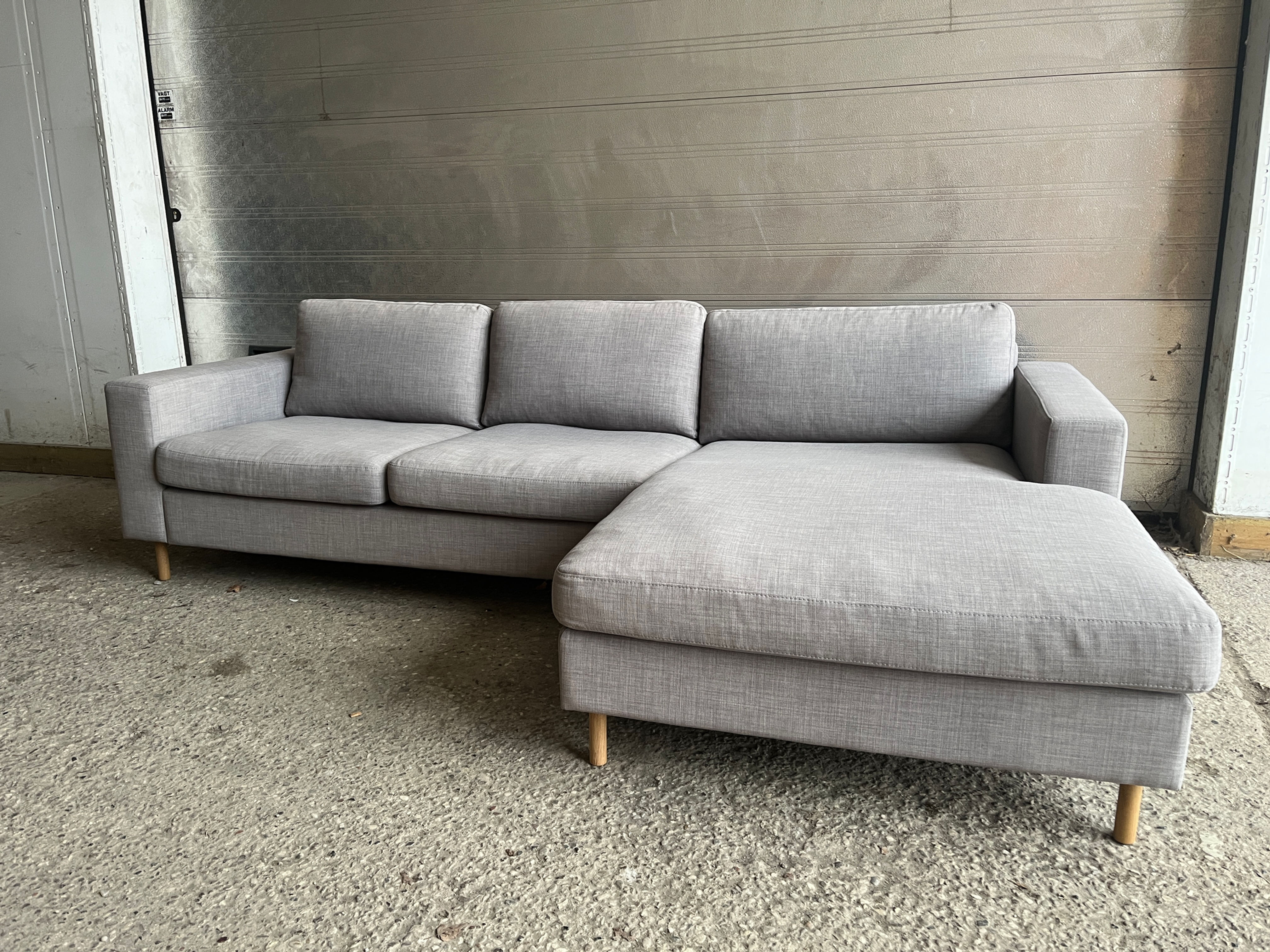 Christian – Bolia Scandinavia chaiselong i lysegrå