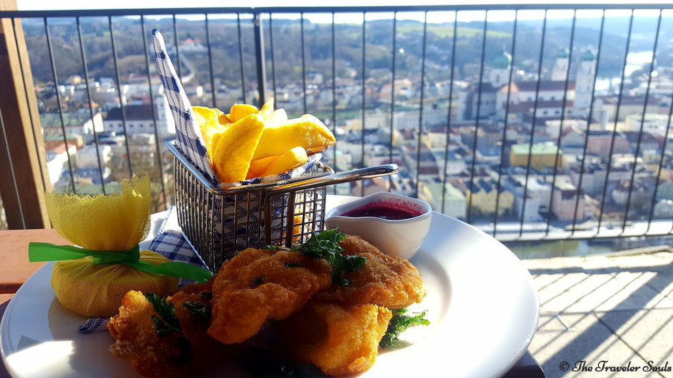 Un pranz la inaltime, Fortareata Veste Oberhaus, Passau, Germania | Lunch with a view at Veste Oberhaus, Passau, Germany