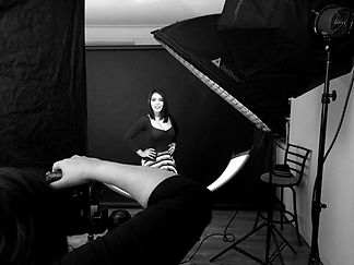 anitavcruz-in-the-studio_edited.jpg