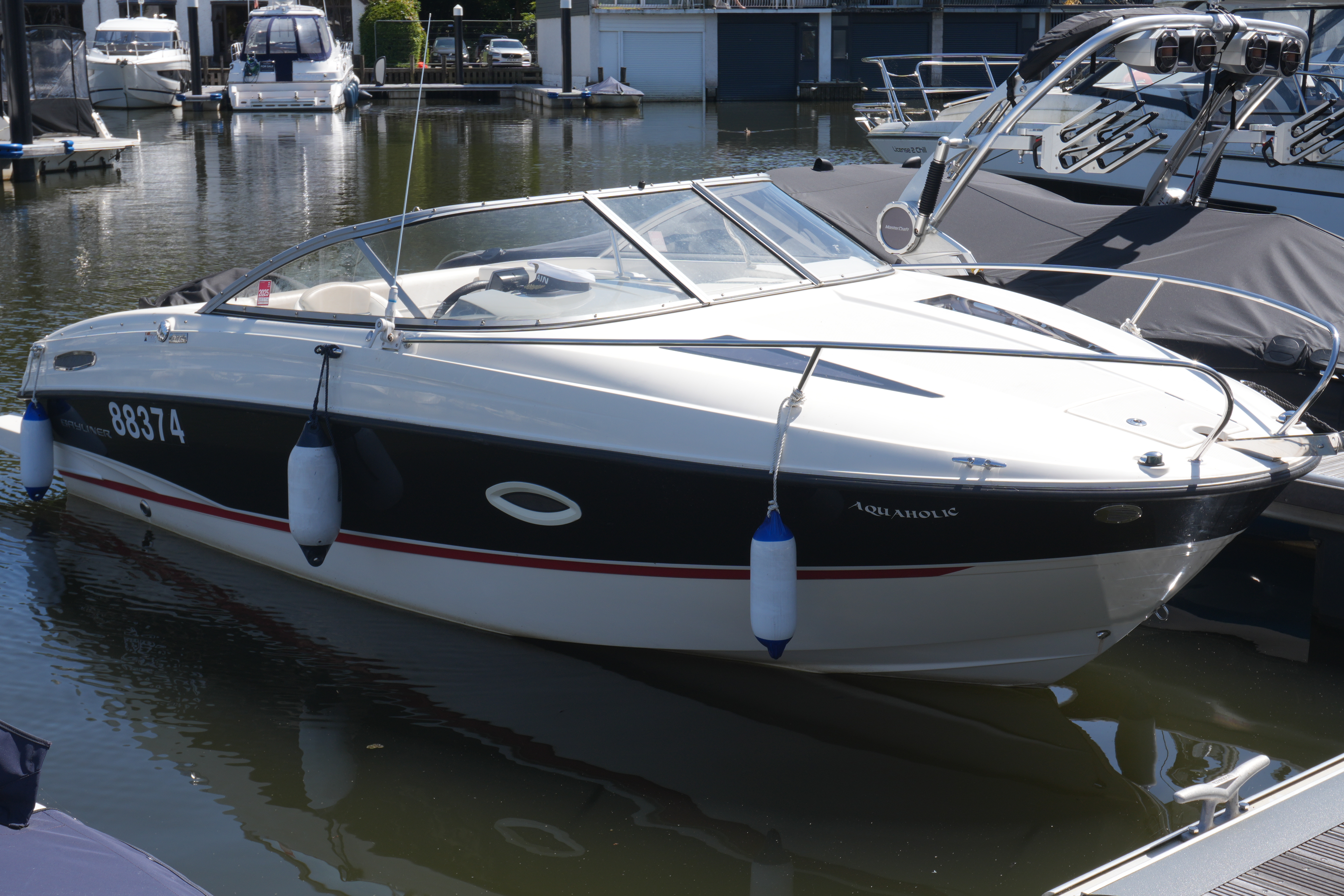 2015 Bayliner 642 OVERNIGHTER image 2