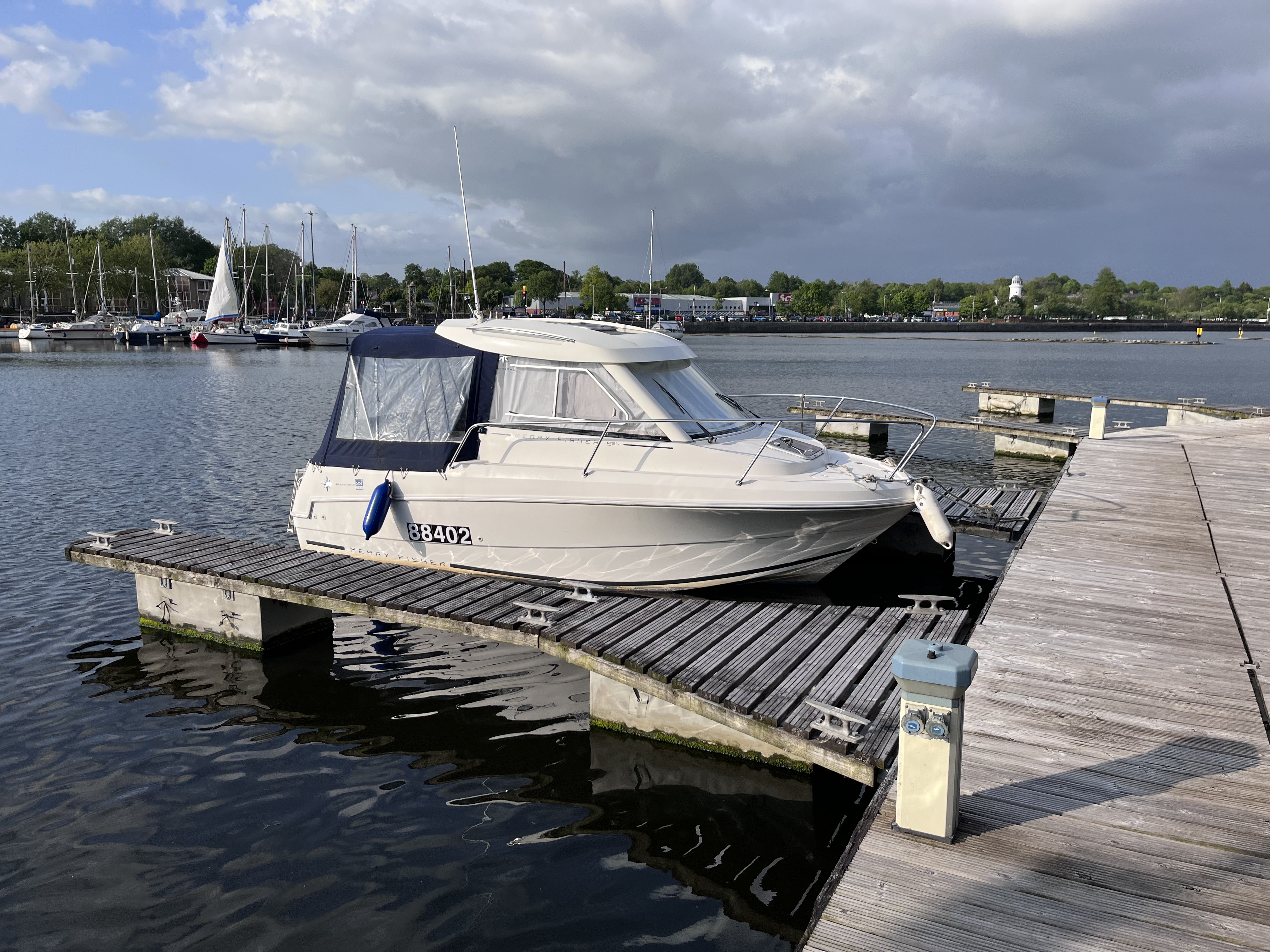 2011 Jeanneau MERRY FISHER 595 image 2