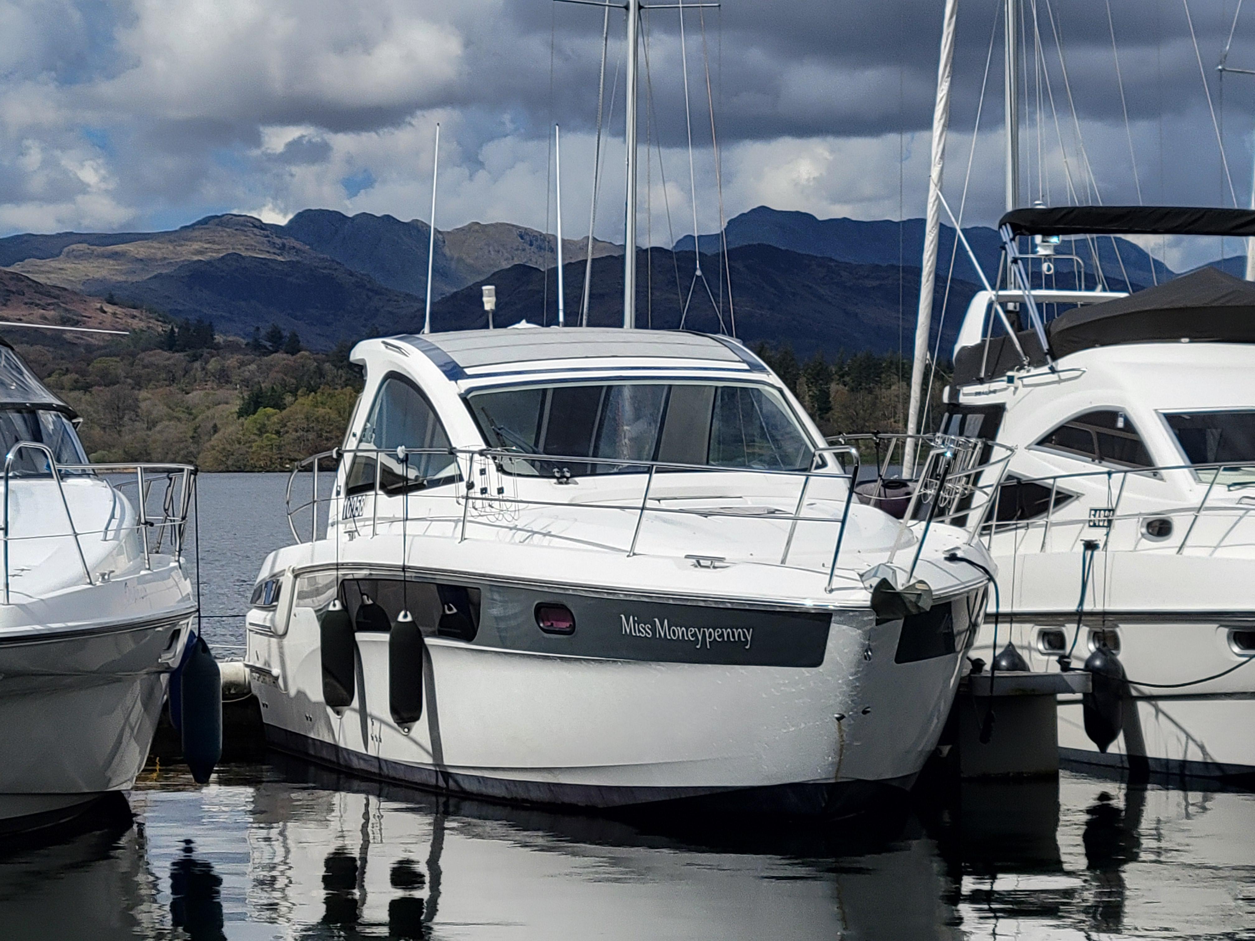 2013 Bavaria 35HT SPORT image 3