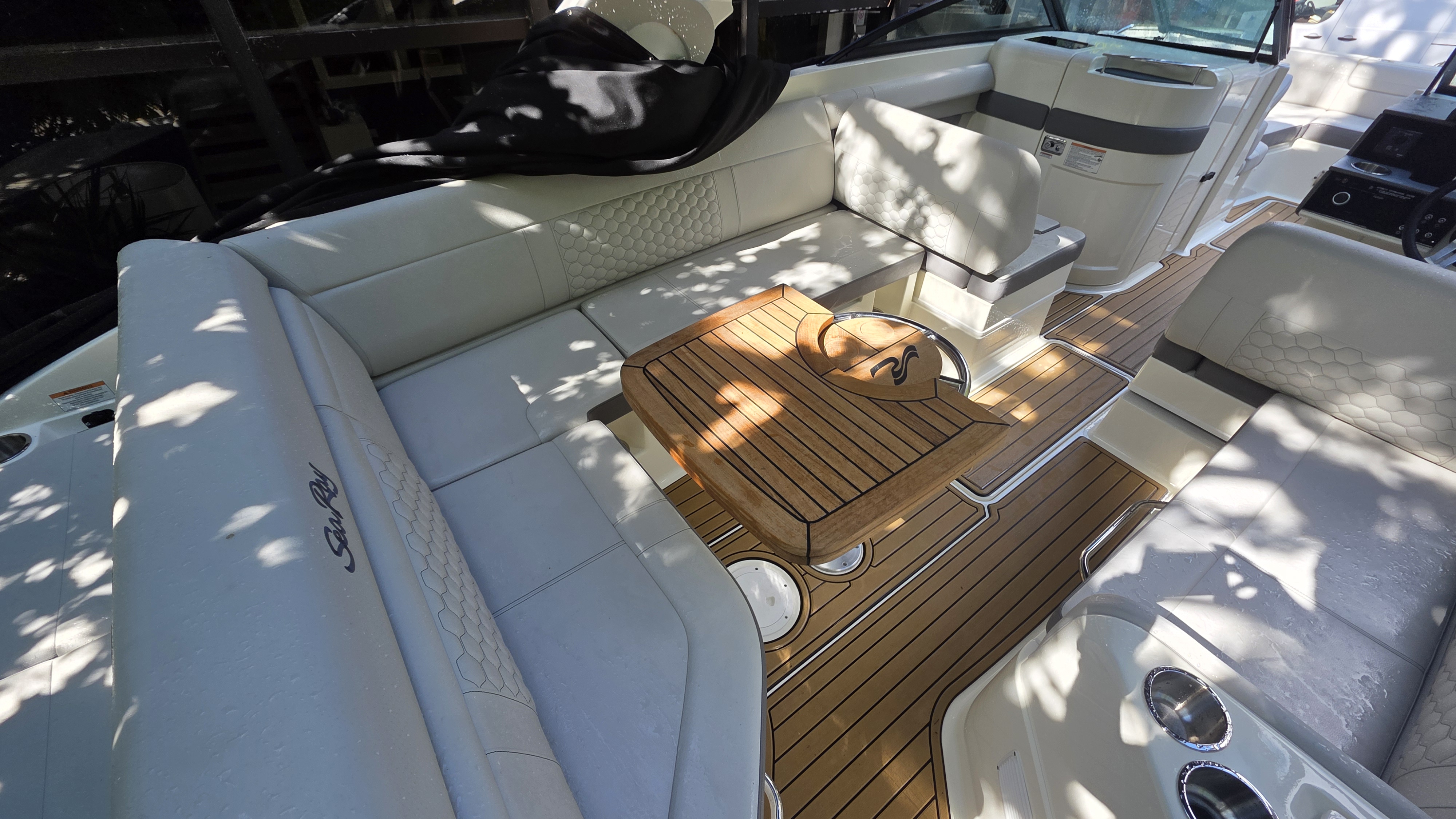 2024 Sea Ray SDX 270 image 6