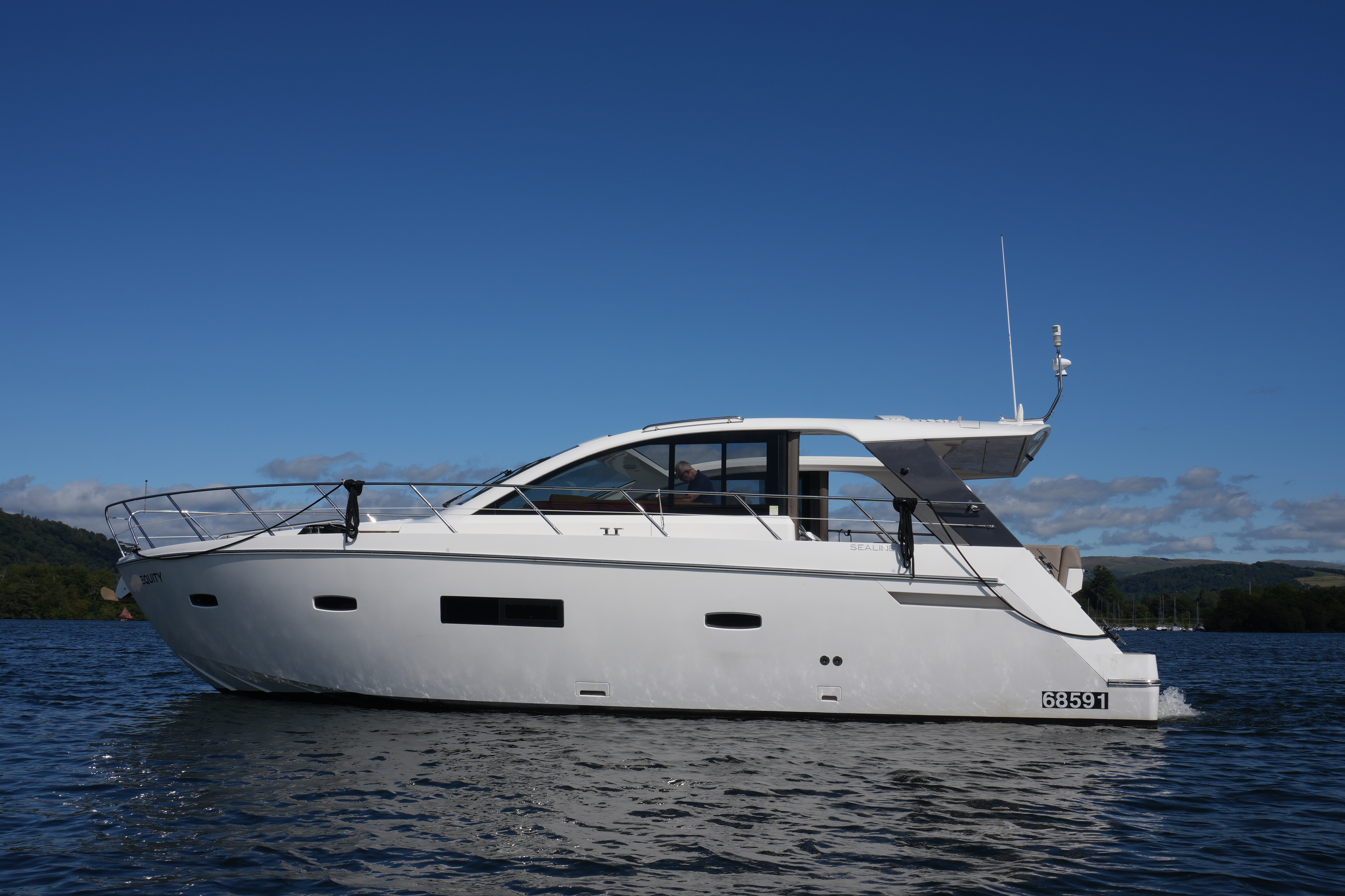 2013 Sealine SC42 image 2