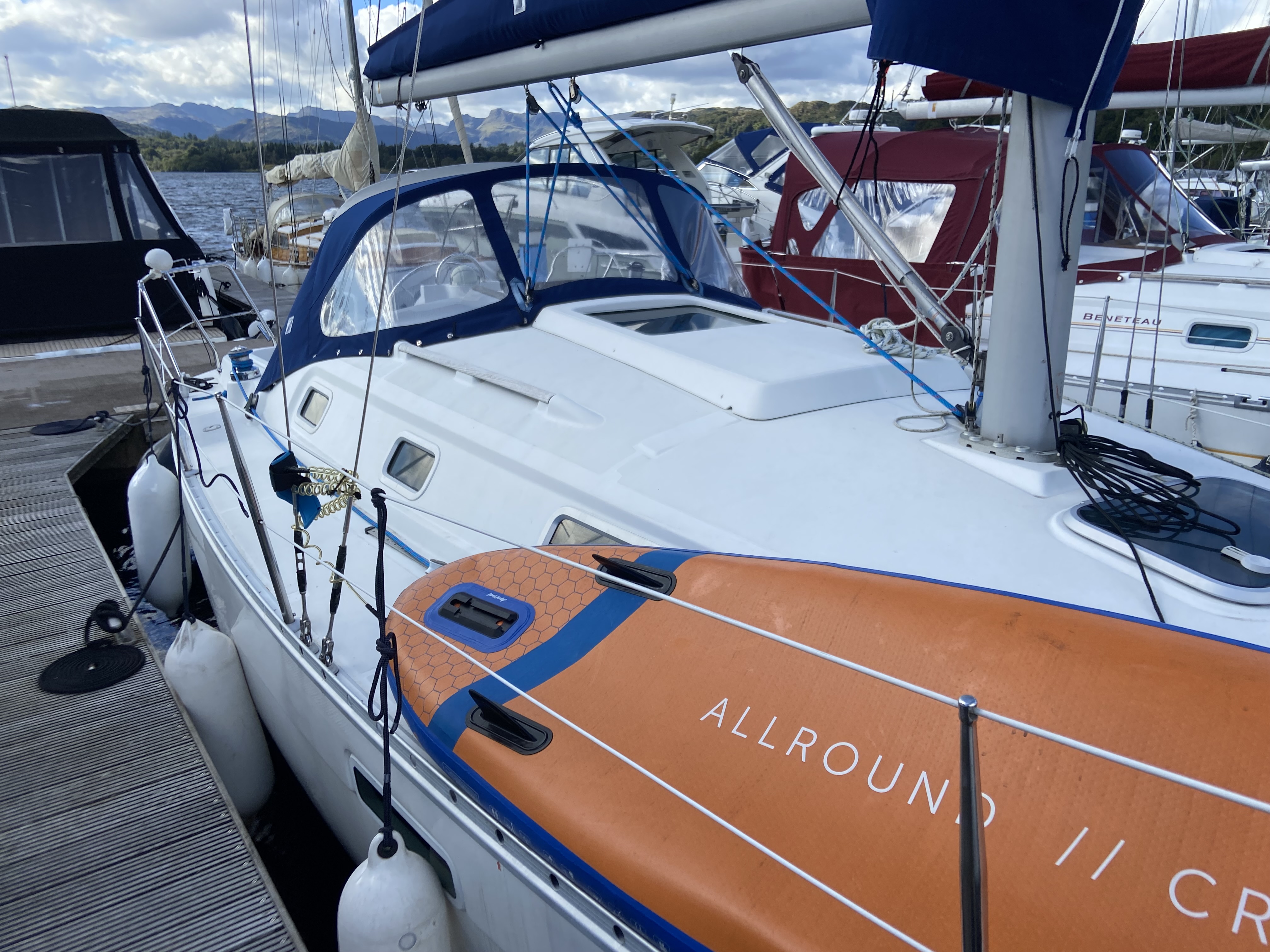 1998 Beneteau OCEANIS 311 image 4