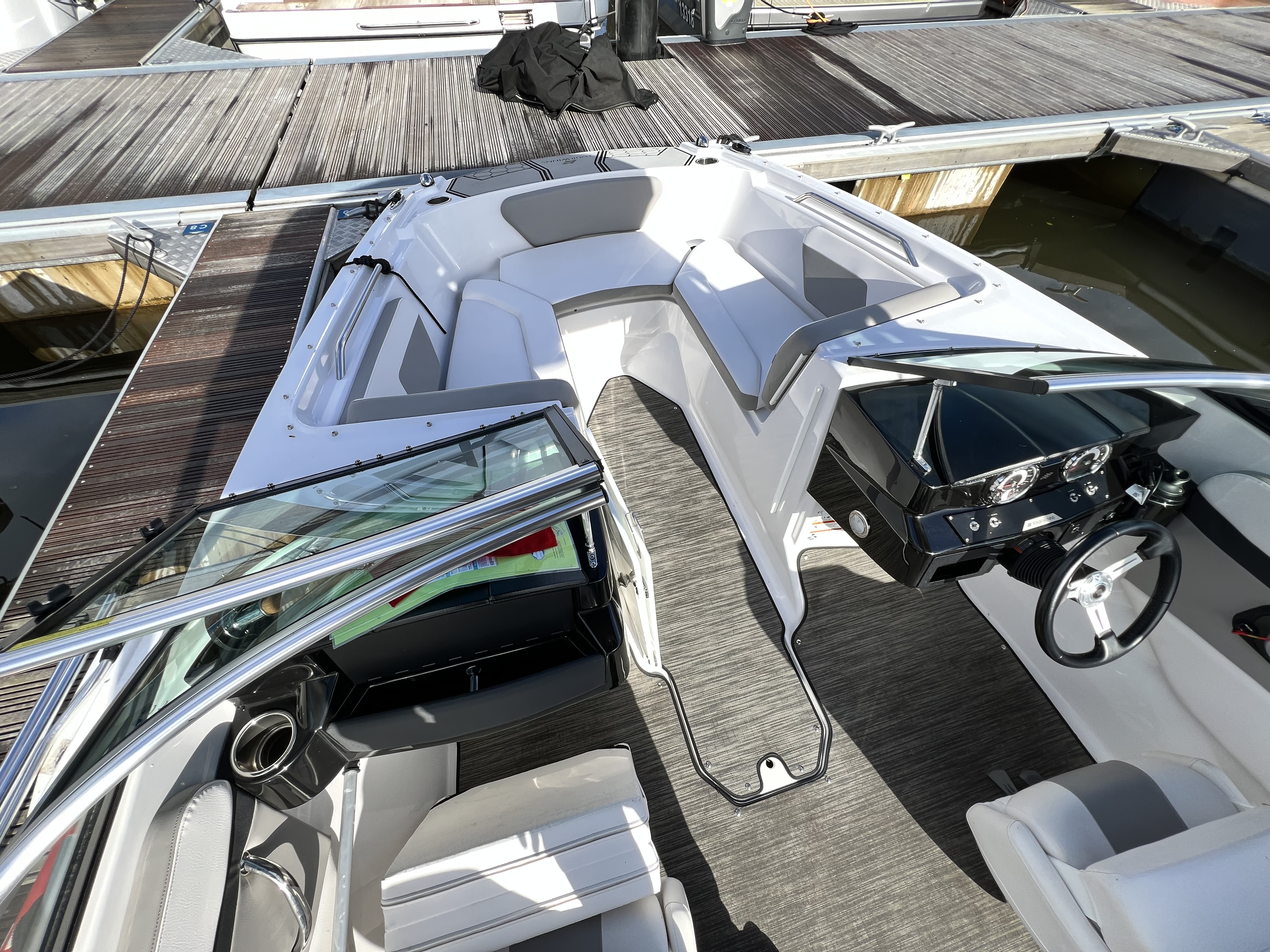 2019 Four Winns HD180 image 5