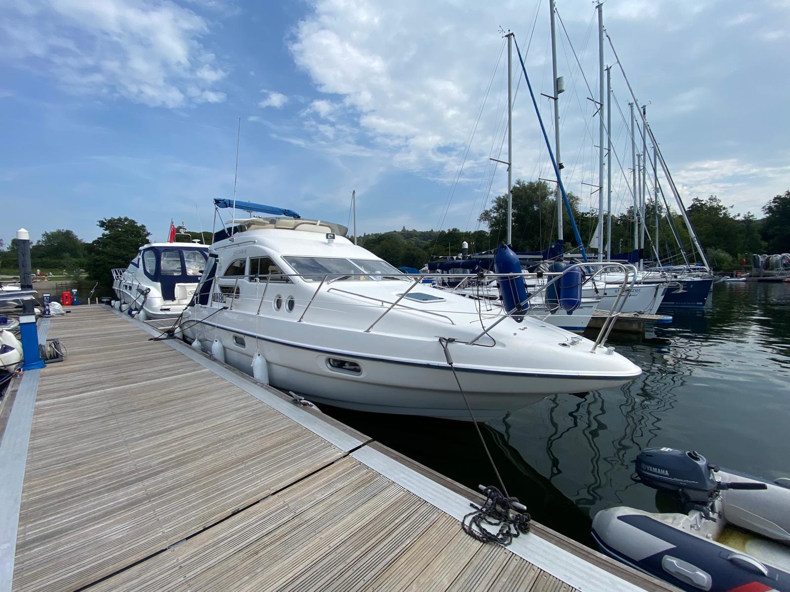 2002 Sealine F33 image 2