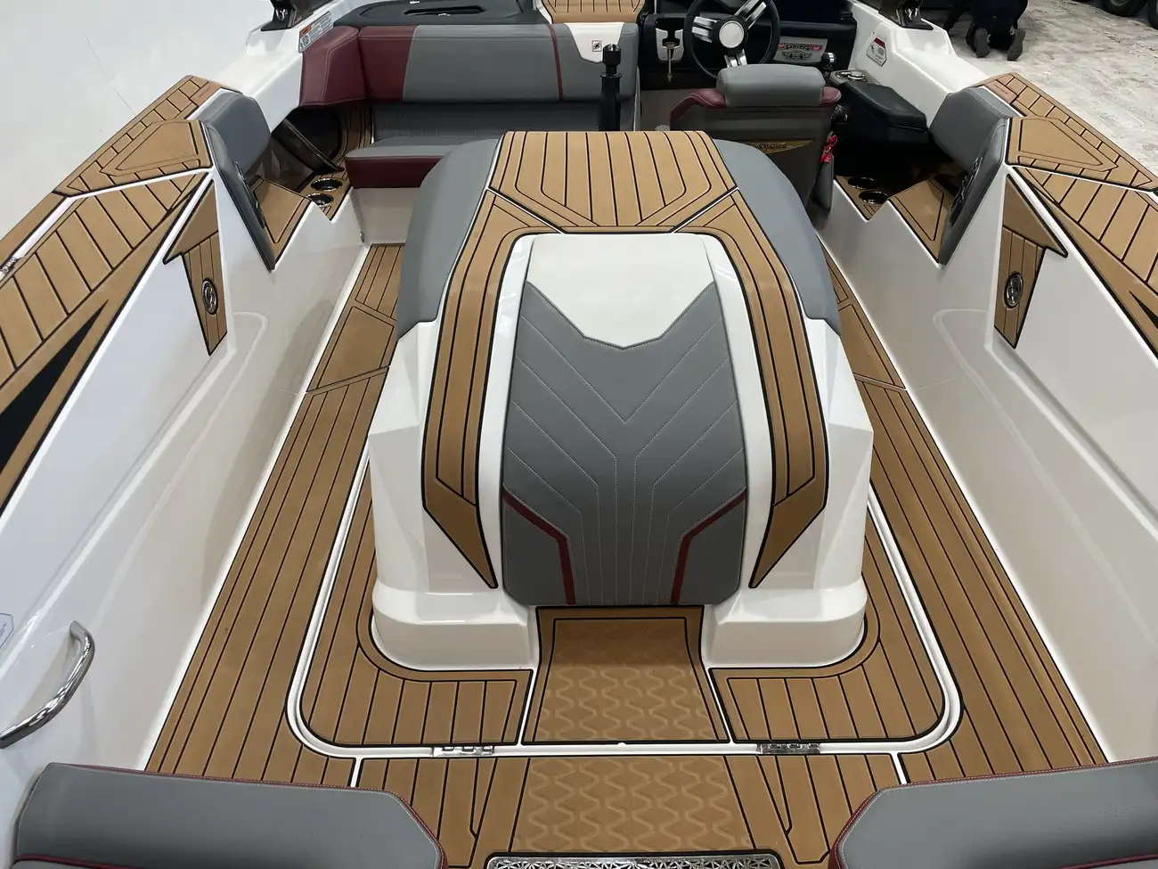 2022 Ski Nautique 200 image 4