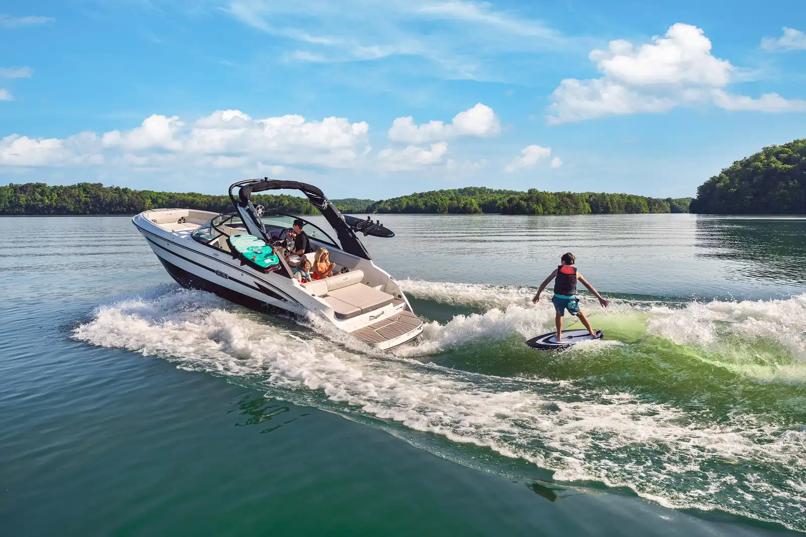 2026 Sea Ray SDX 230 SURF image 4