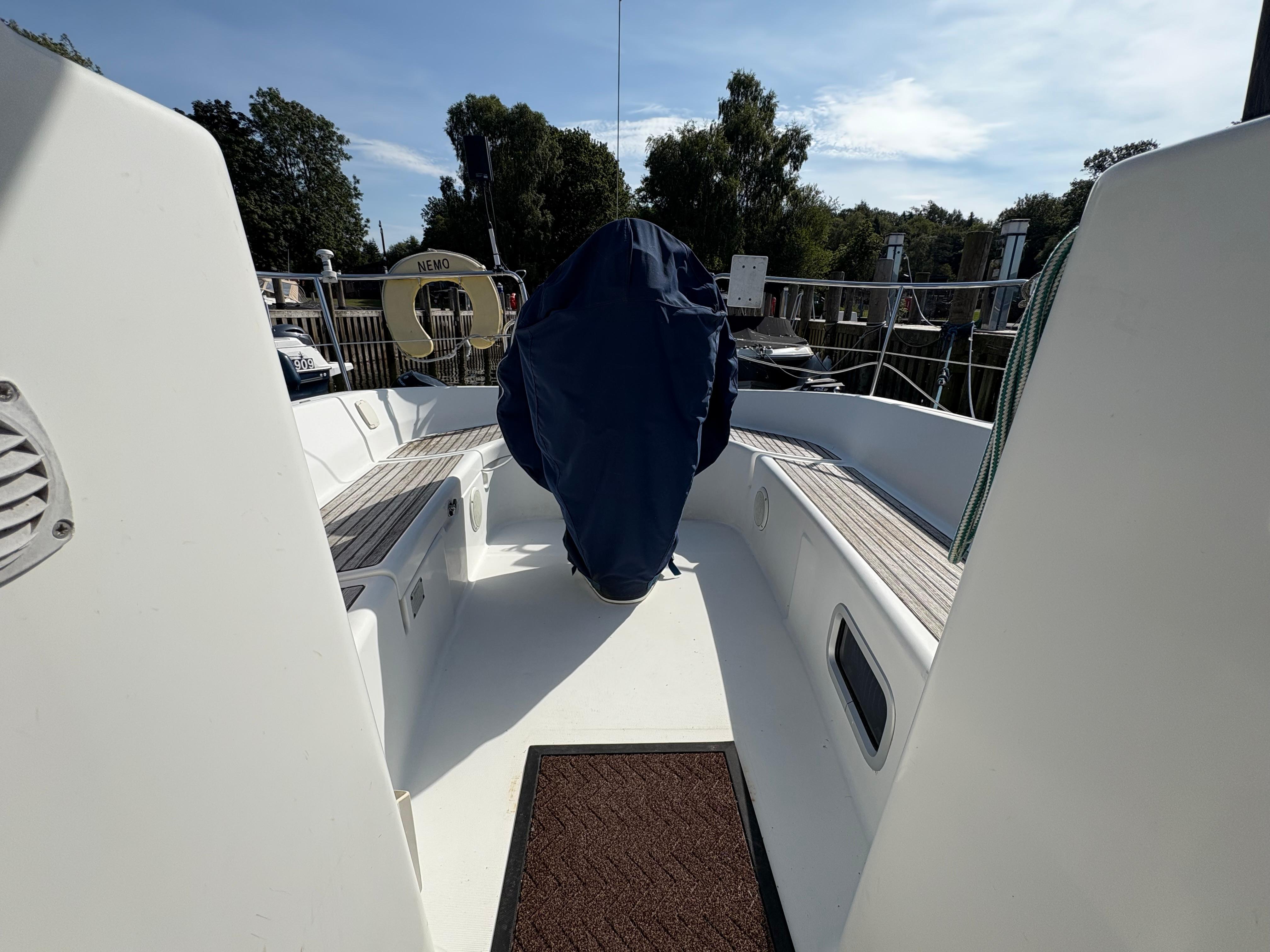 2004 Beneteau OCEANIS 311 image 3