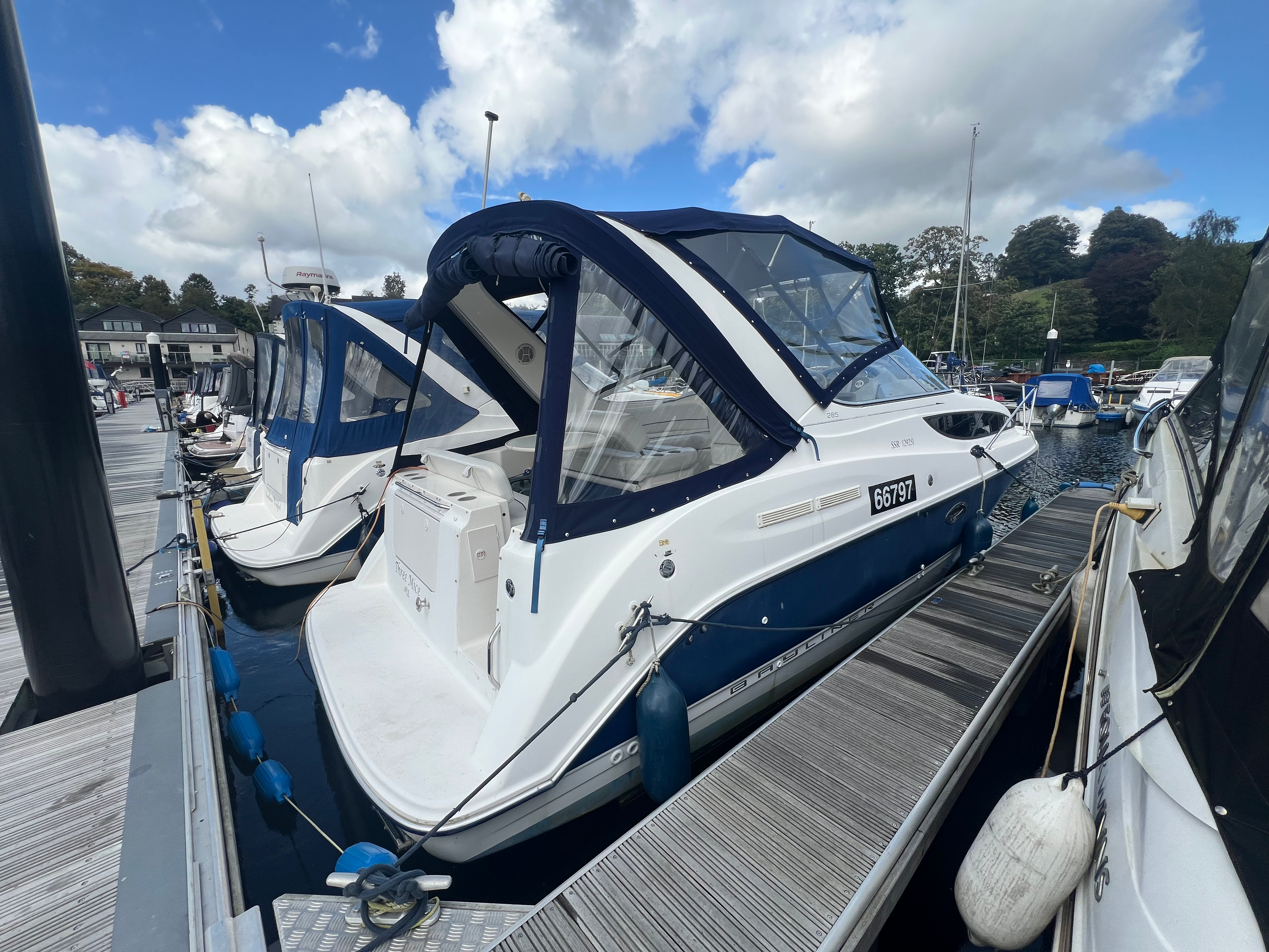 2004 Bayliner 285 image 6