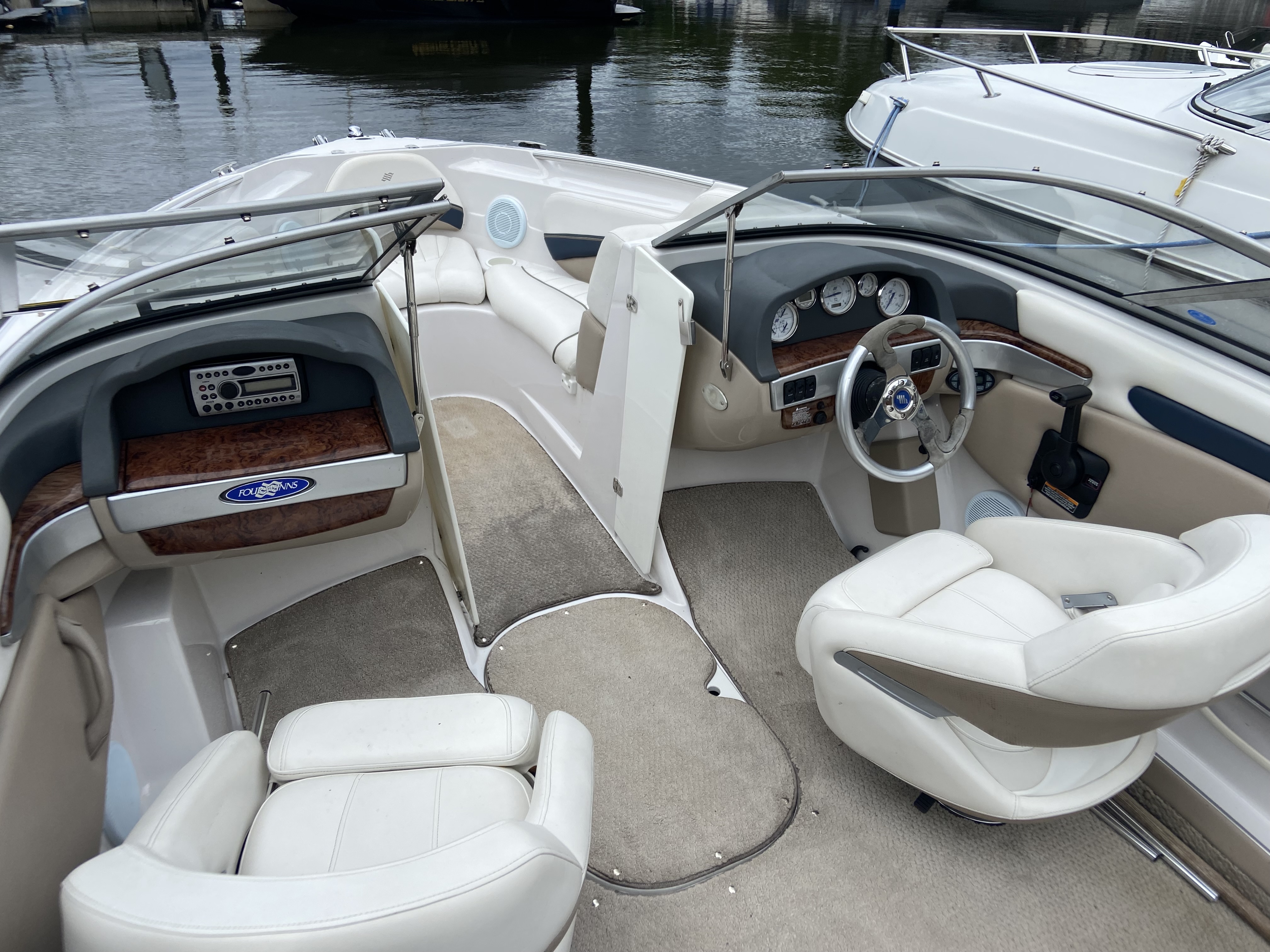 2006 Four Winns H210 image 5