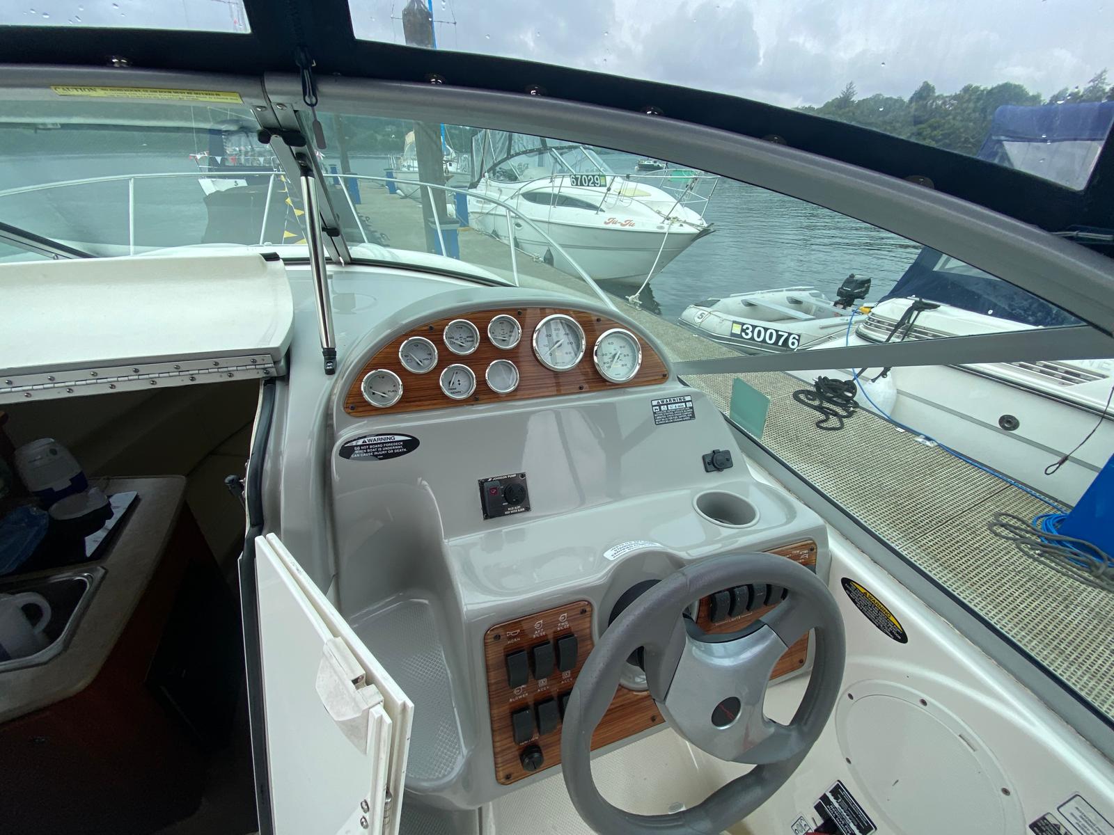 2010 Bayliner 245 image 6