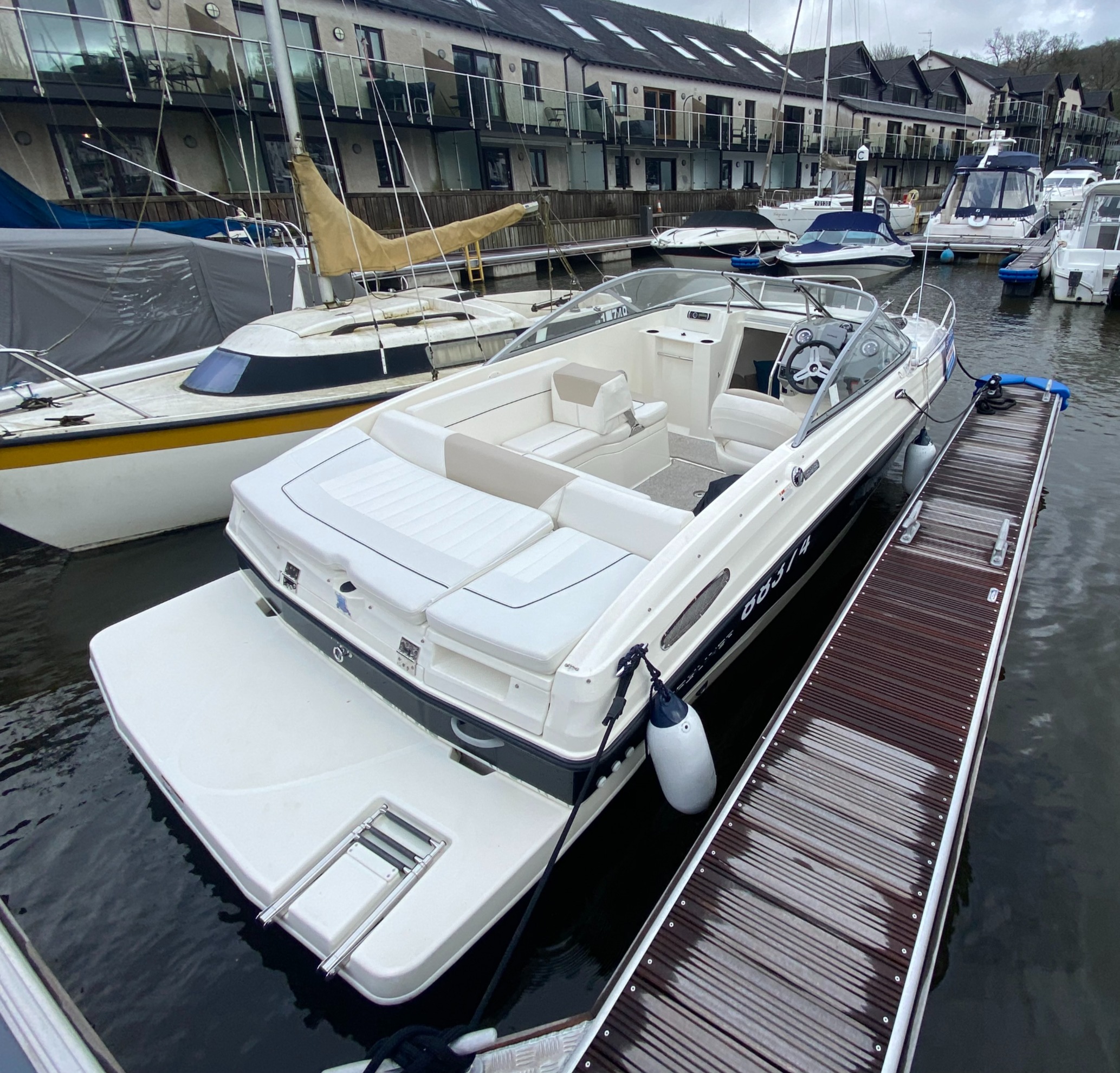 2015 Bayliner 642 OVERNIGHTER image 5