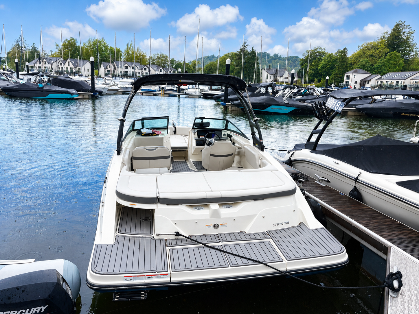 2022 Sea Ray SPX 210 image 3