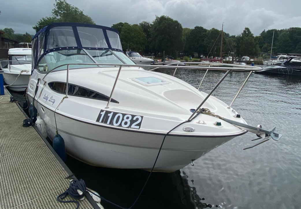 2010 Bayliner 245 image 2