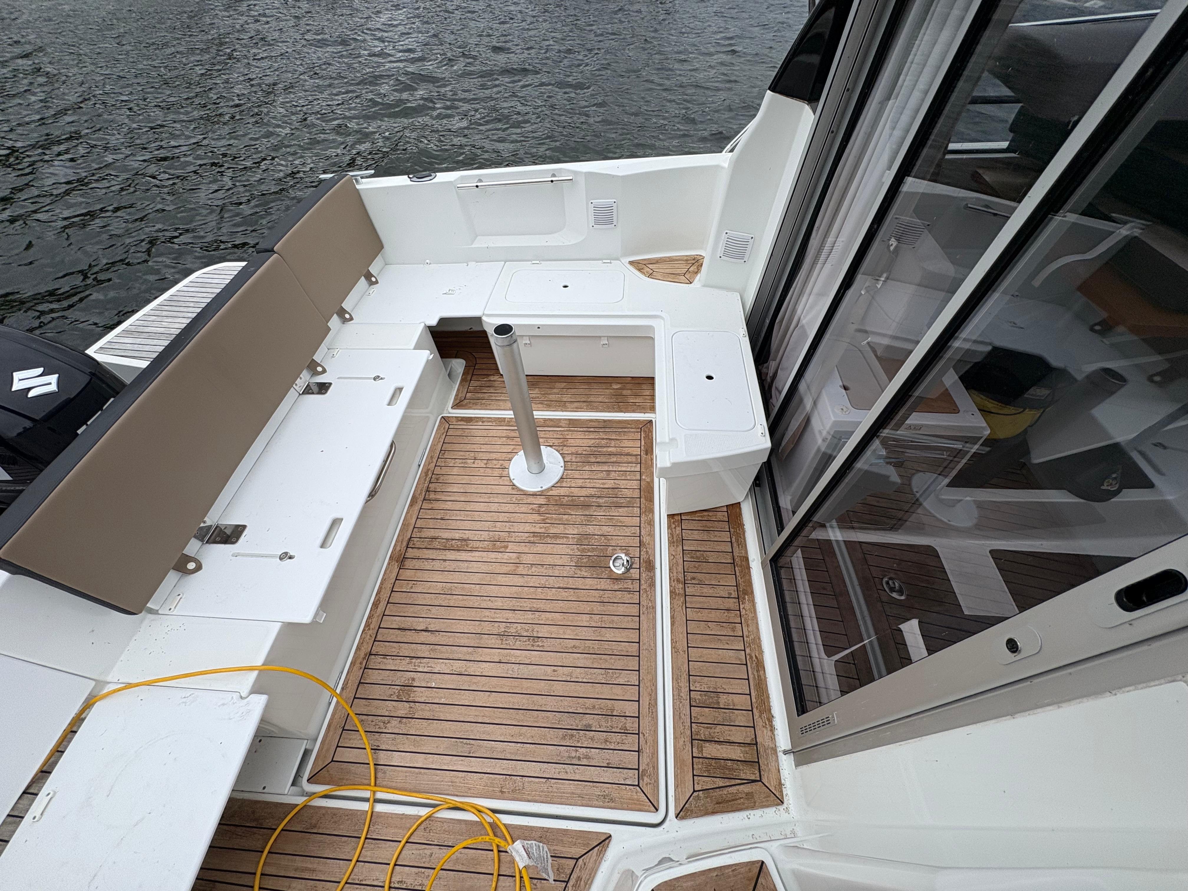 2017 Jeanneau MERRY FISHER 795 image 5