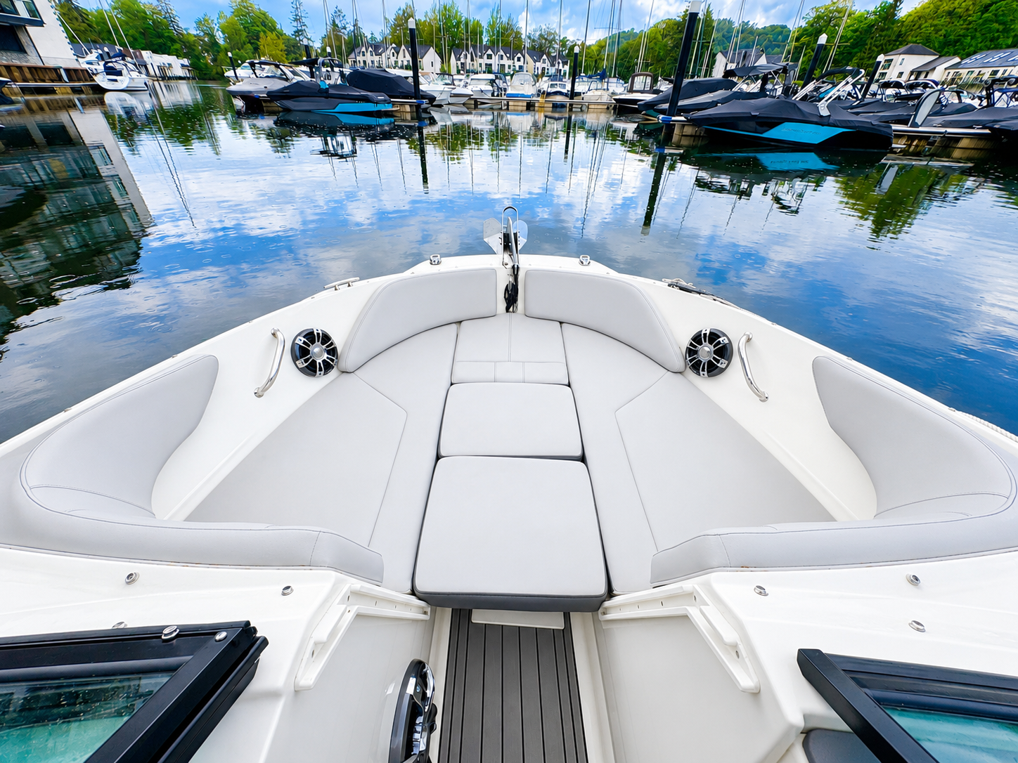 2022 Sea Ray SPX 210 image 5