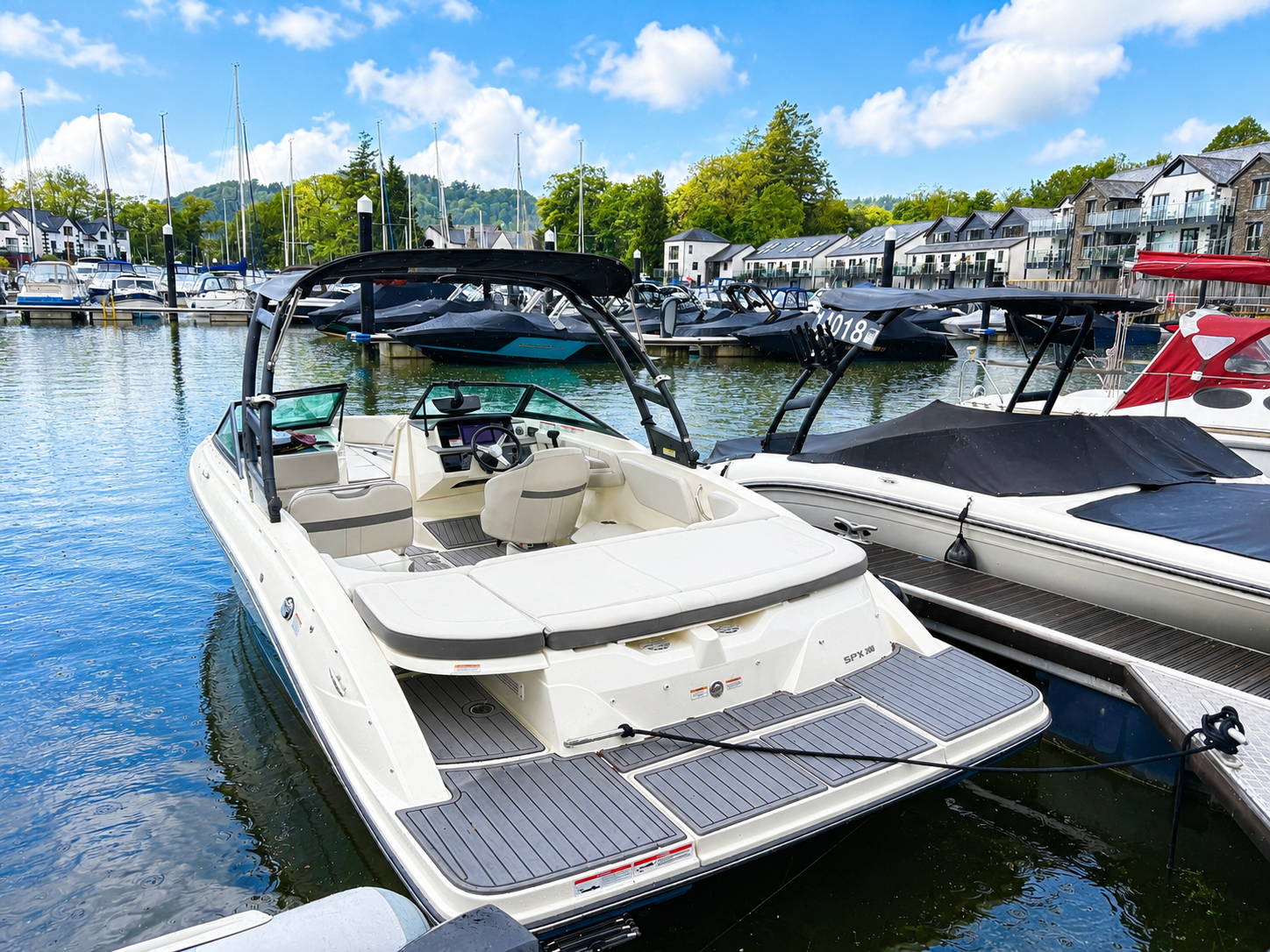 2022 Sea Ray SPX 210 image 2