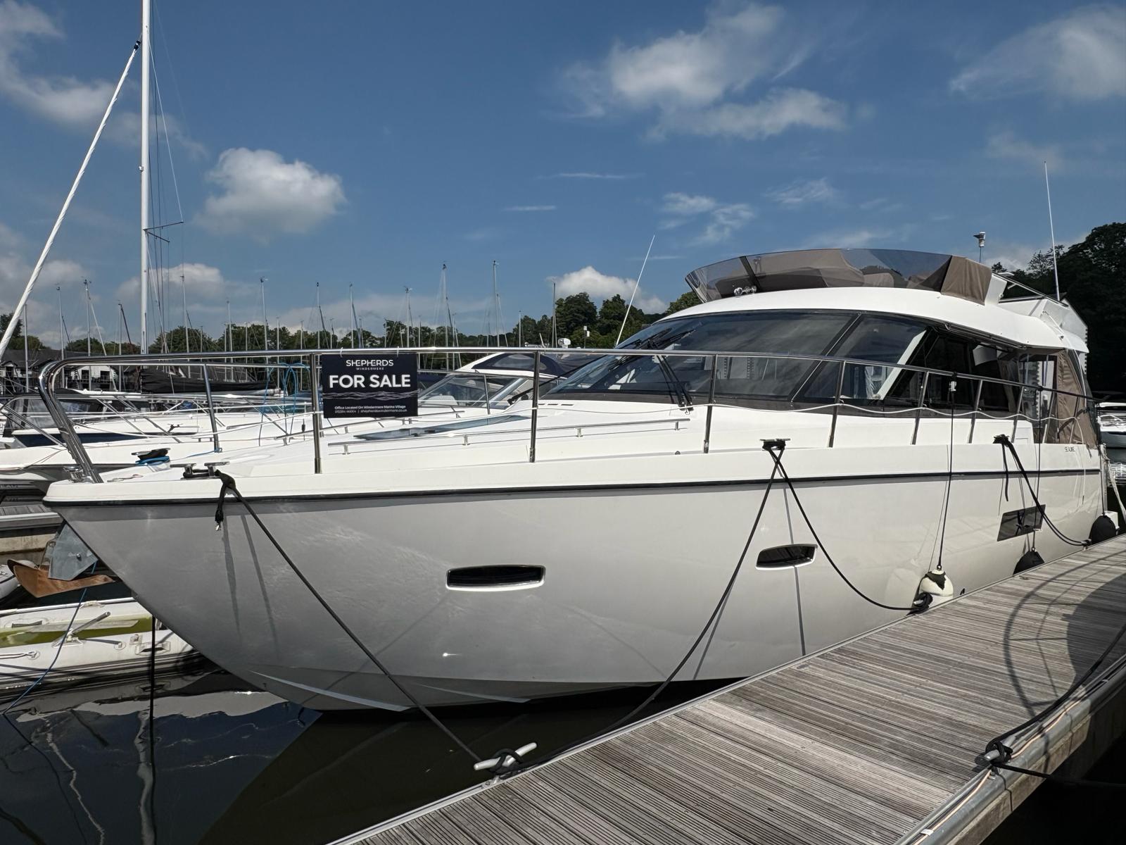 2012 Sealine F42 image 3