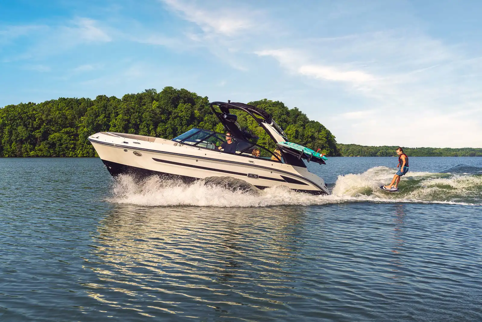 2026 Sea Ray SDX 230 SURF image 3