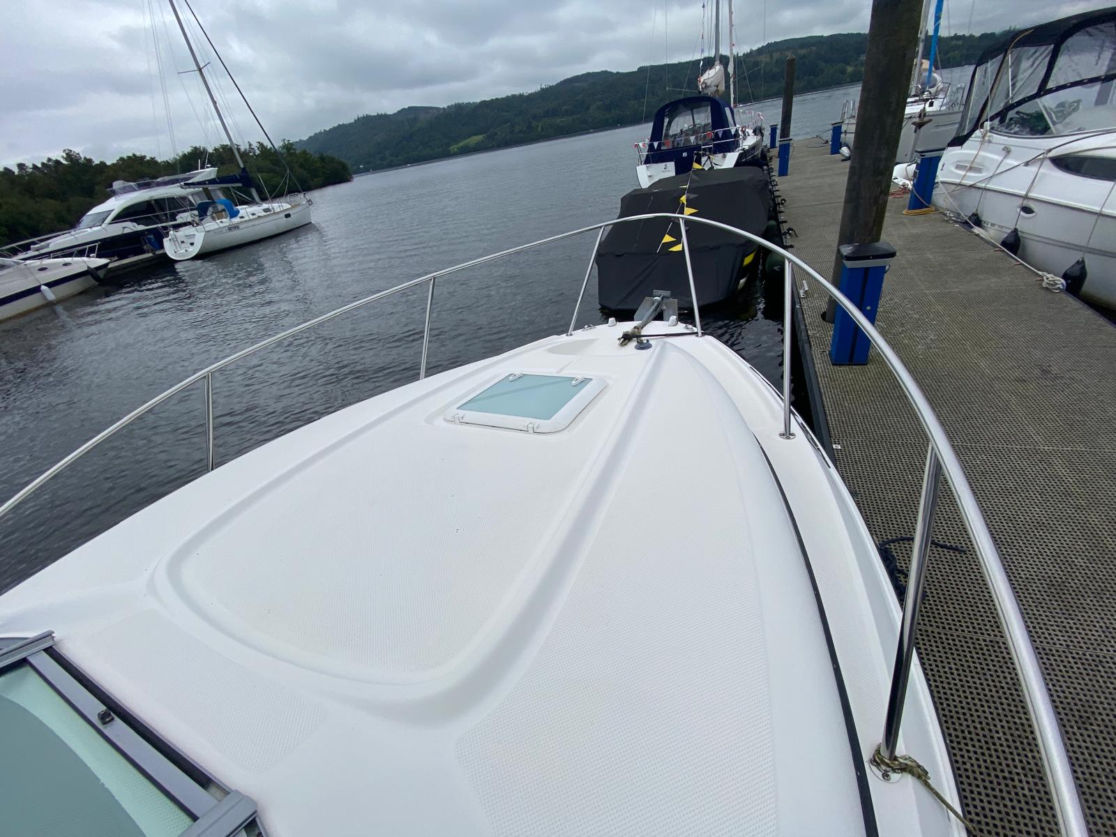 2010 Bayliner 245 image 3