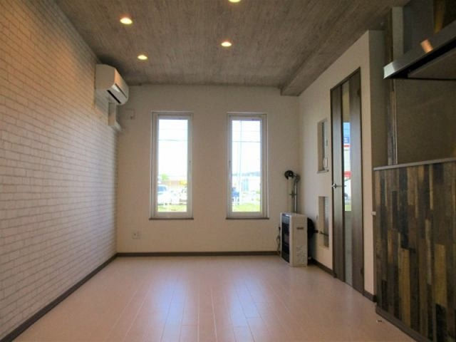 ソレイユB　104号室