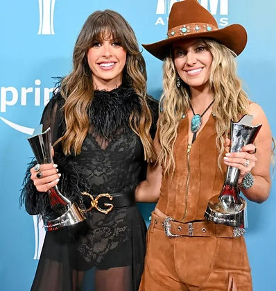Hot country n girls.jpg