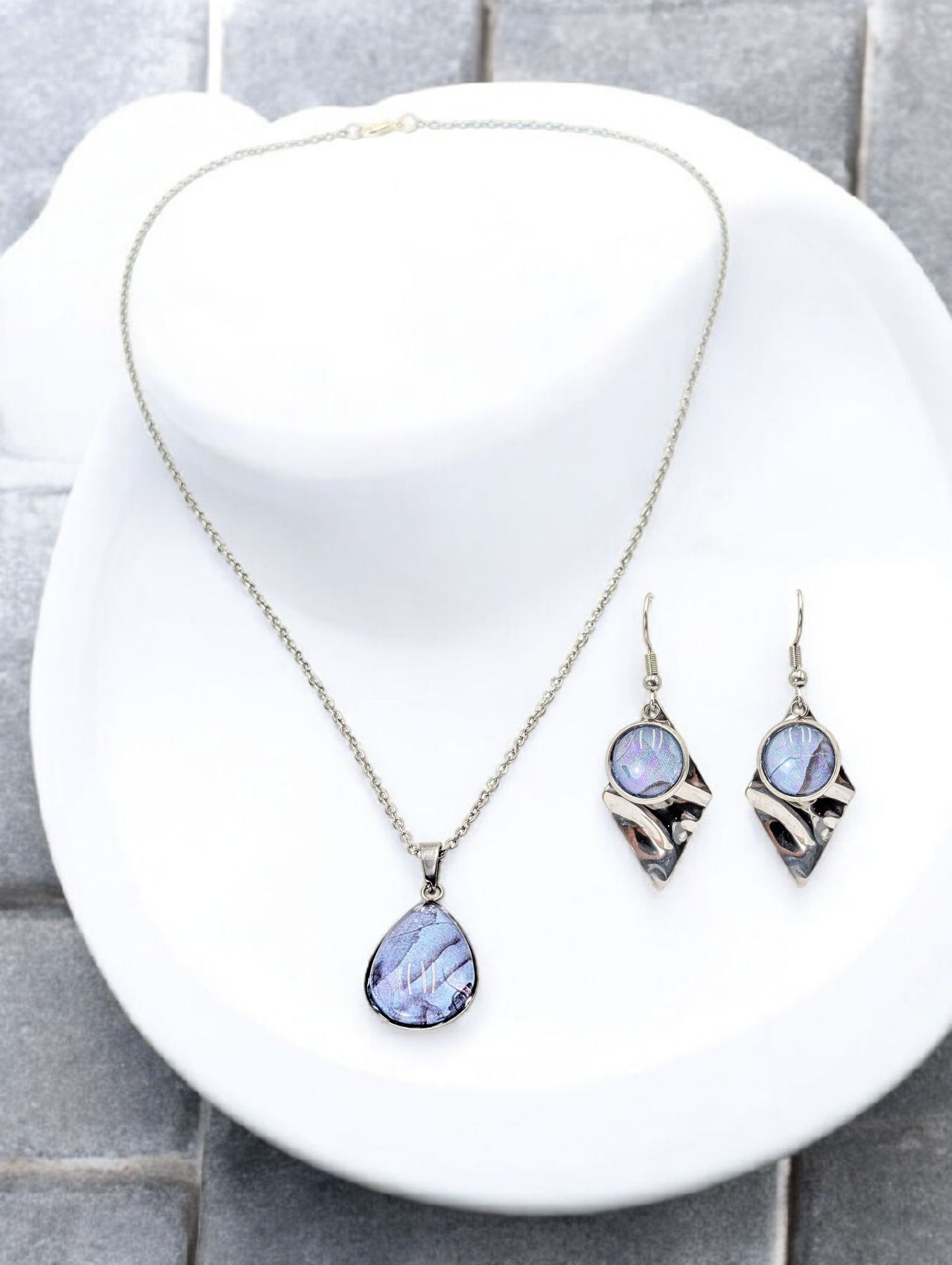 Lavender Cabochon Teardrop Necklace & Earrings Set