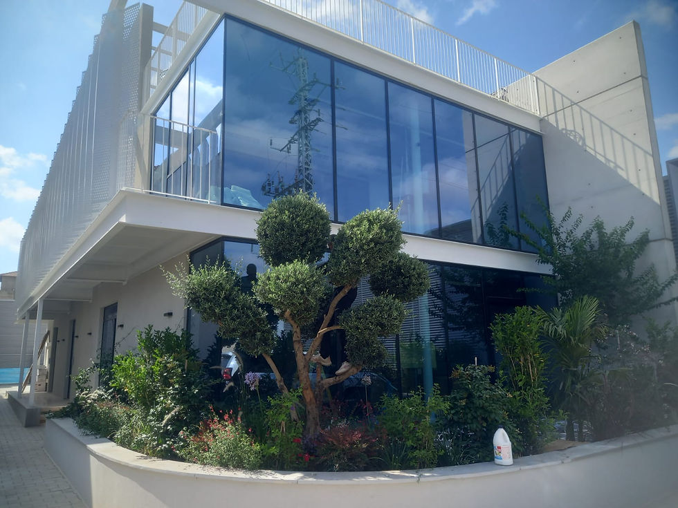 אלומיניום למרכז מסחרי