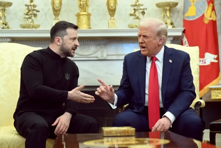US President Donald Trump (R) and Ukrainian President Volodymyr Zelensky (L) met in the Oval Office of the White House in Washington, DC, on 28 February. (SAUL LOEB/AFP)