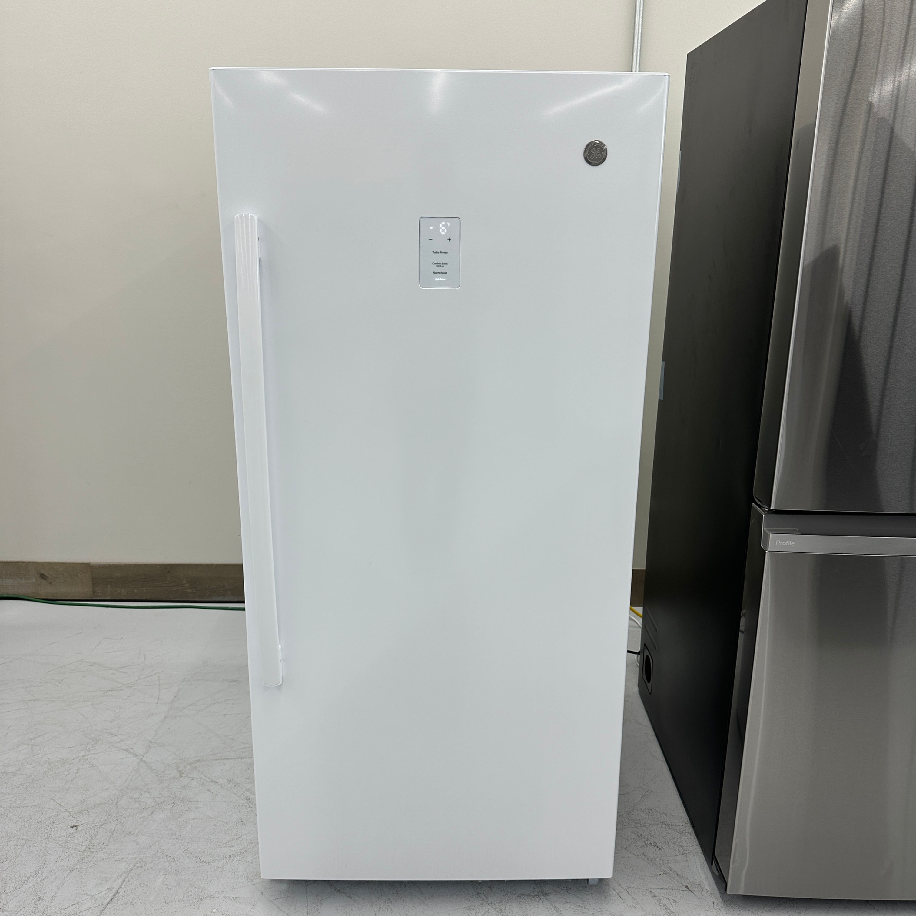 GE FUF14DLRWW 14 cu.ft. Upright Freezer
