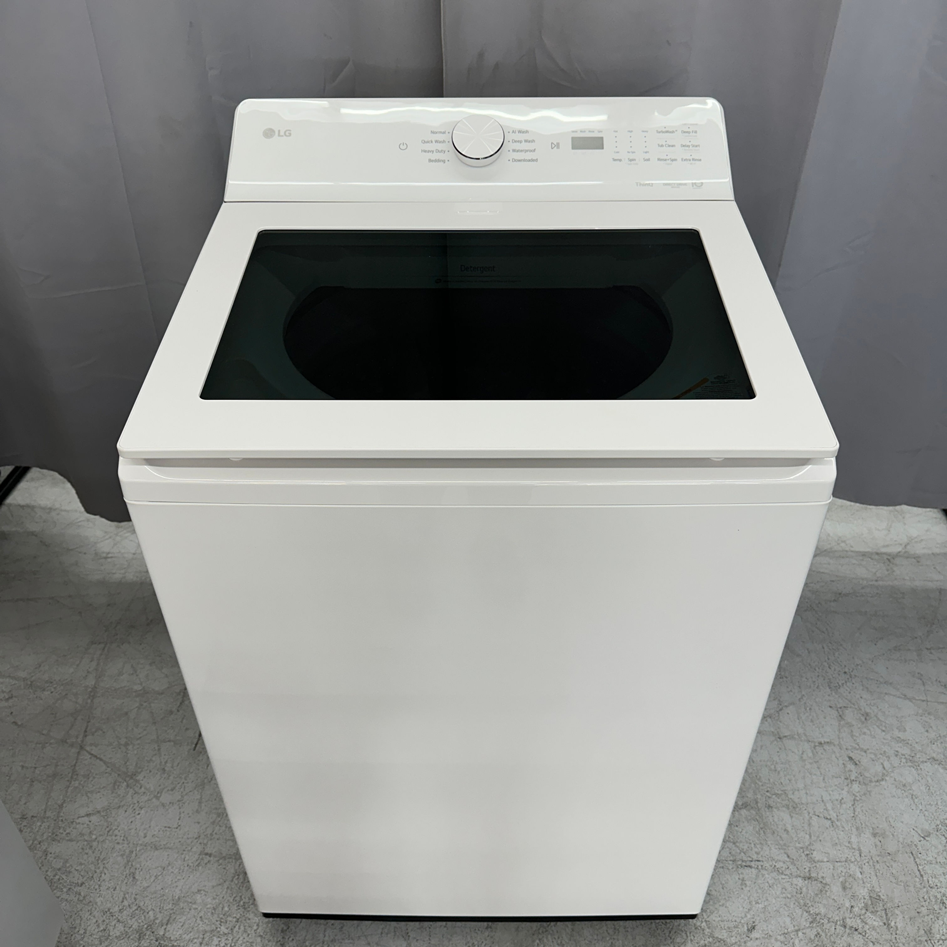 LG WT8205CW 27-Inch Smart Top Load Washer with 4-Way® Agitator